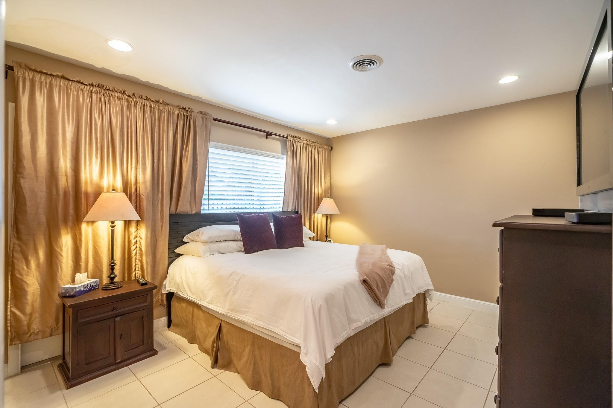 TROPICAL GARDENS AMENDED PLAT - Residential Lease