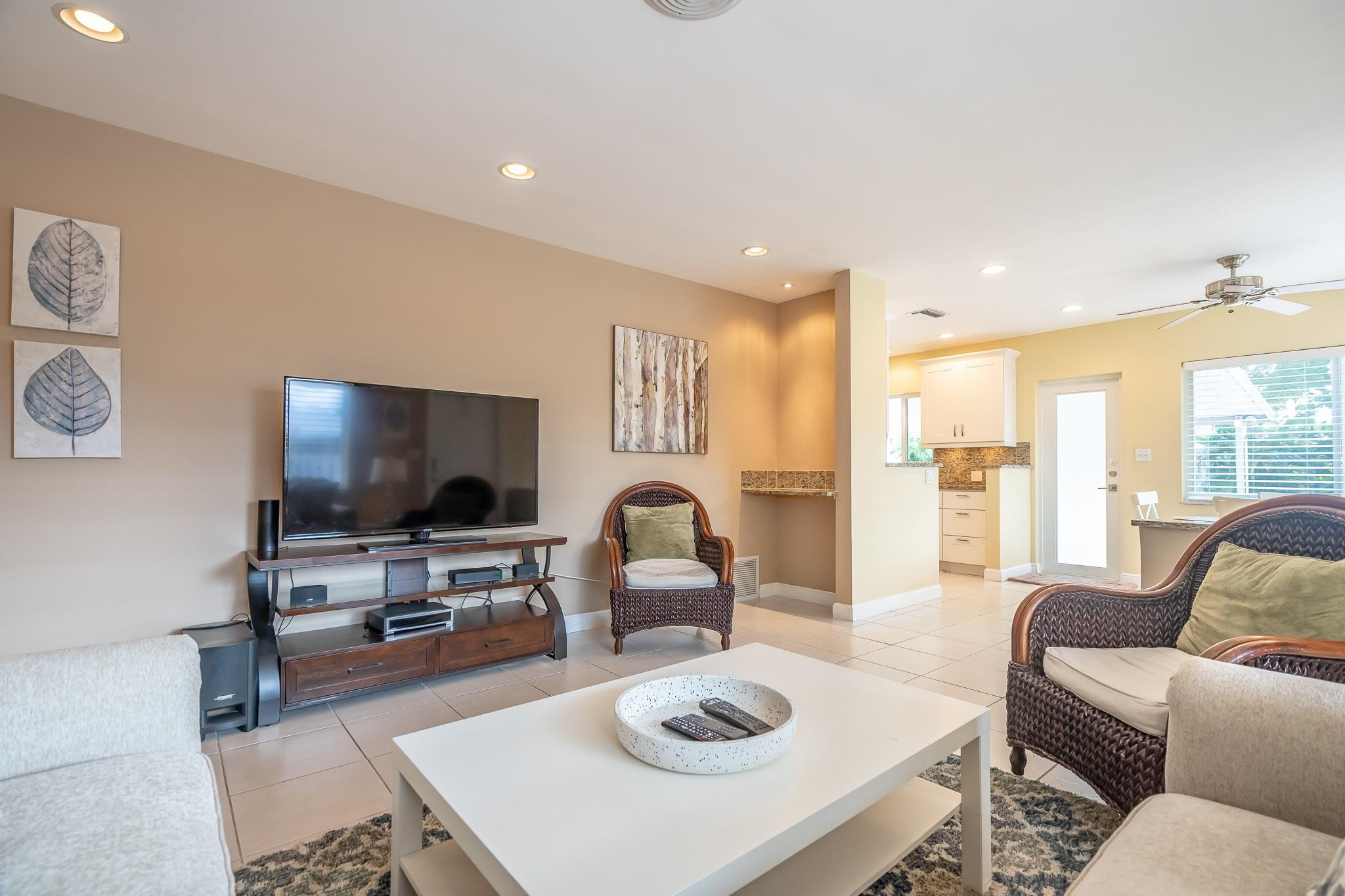 TROPICAL GARDENS AMENDED PLAT - Residential Lease