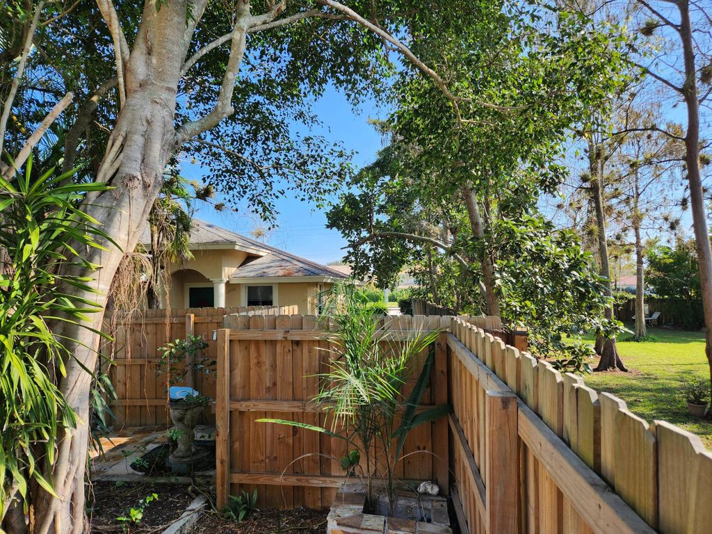 Photo of 13964 Morning Glory Dr, Wellington, FL 33414 (MLS # R10918822)