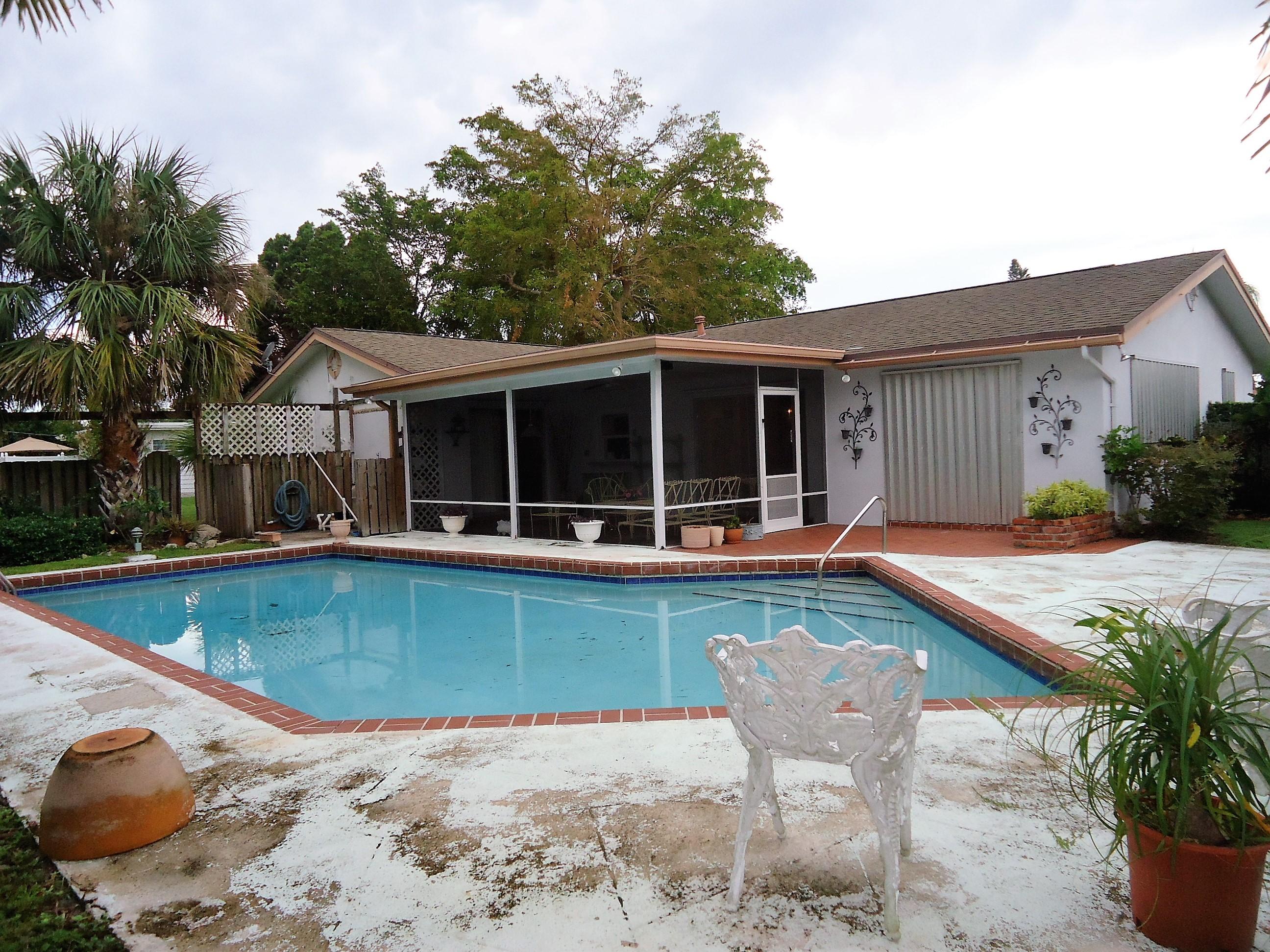 PALM BEACH NATL GOLF AND COUNTRY CLUB ESTATES 1 - Residential