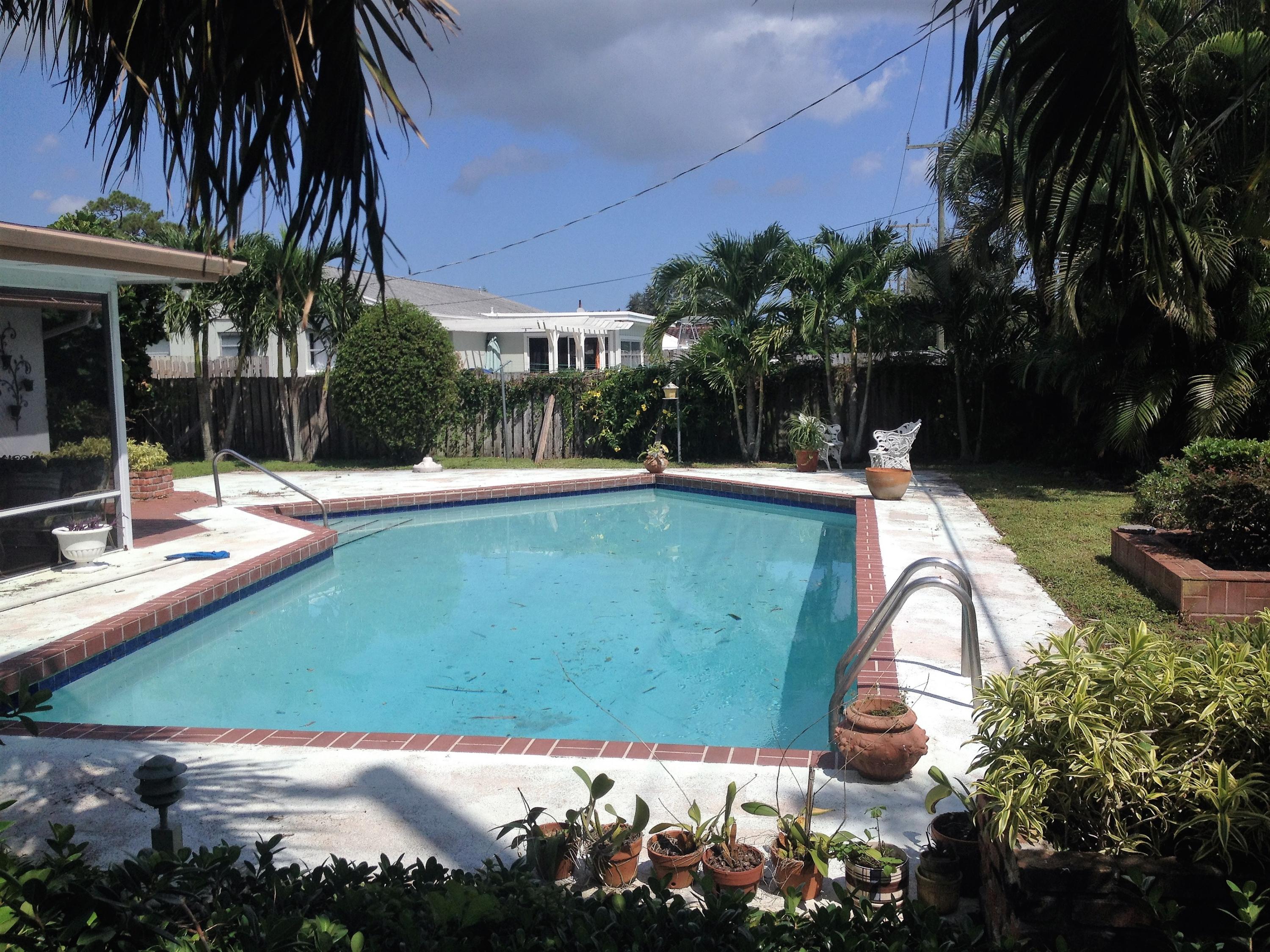 PALM BEACH NATL GOLF AND COUNTRY CLUB ESTATES 1 - Residential