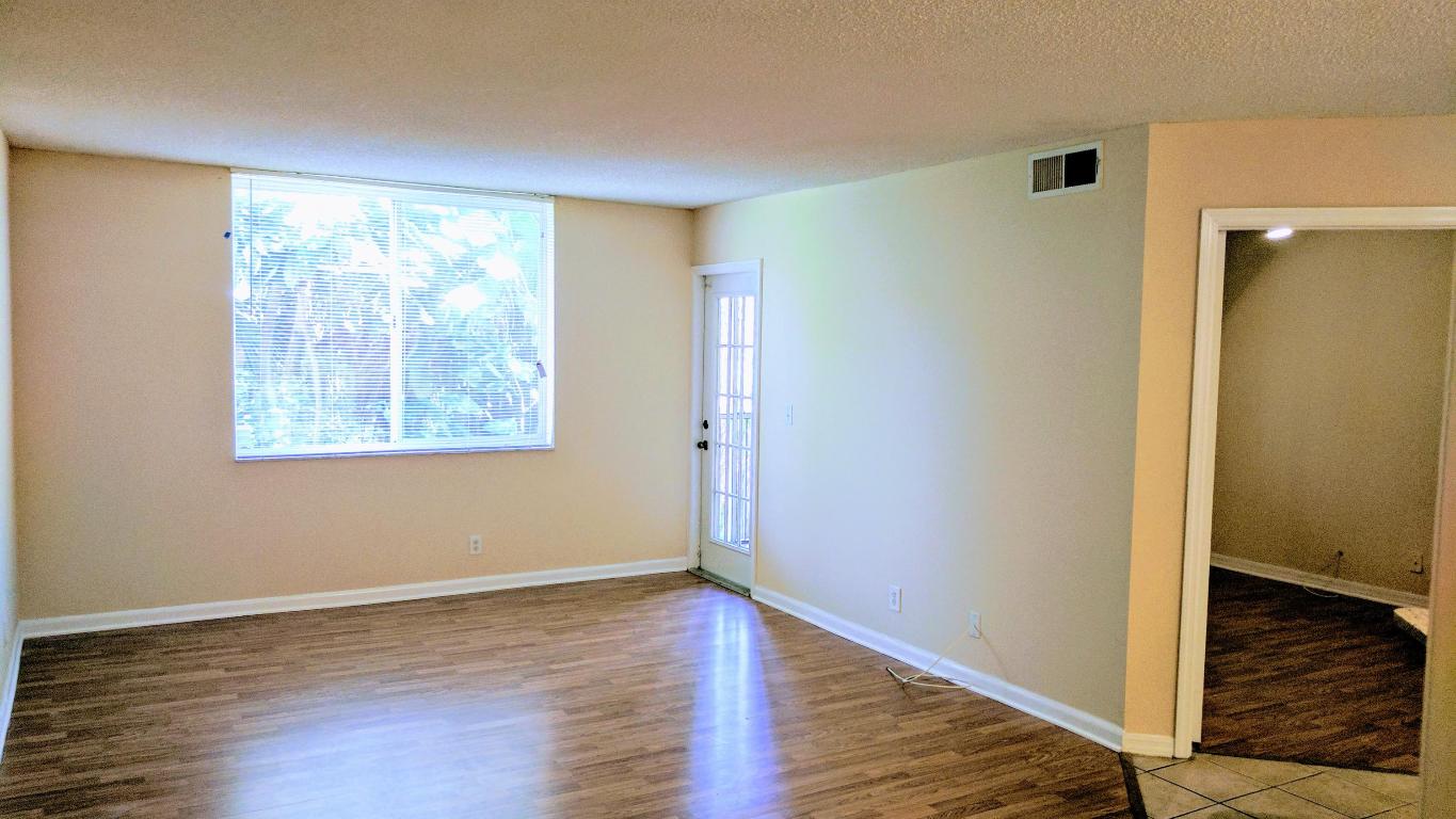 WINDWARD LAKES - Residential Lease