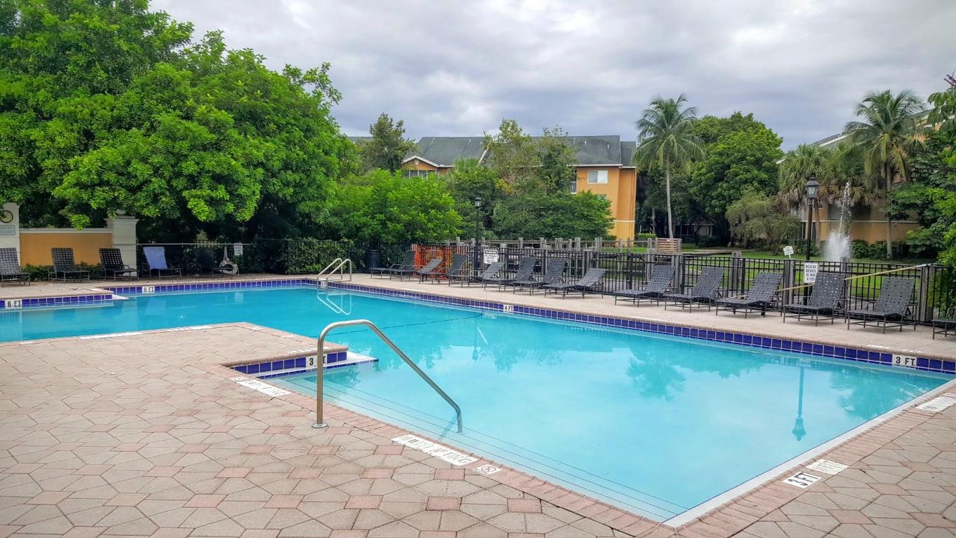 WINDWARD LAKES - Residential Lease