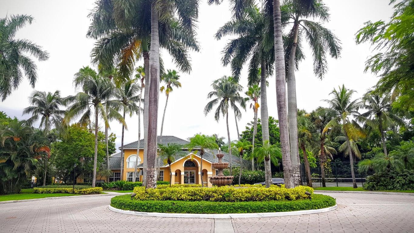 WINDWARD LAKES - Residential Lease