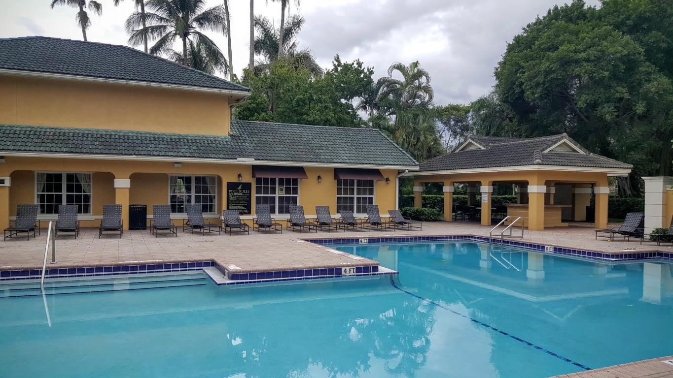 WINDWARD LAKES - Residential Lease