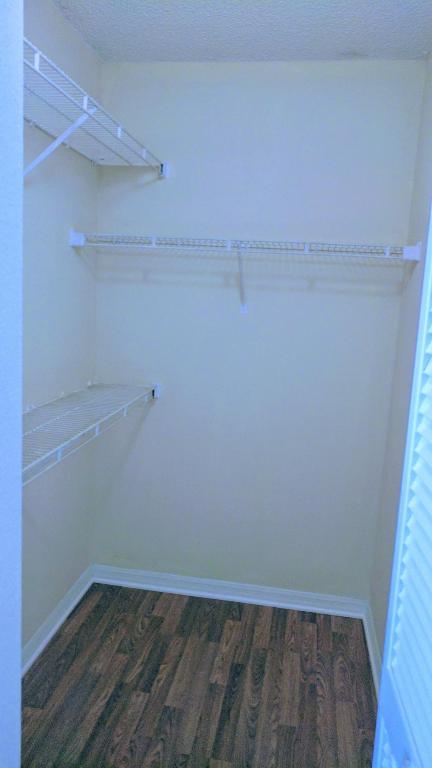 WINDWARD LAKES - Residential Lease