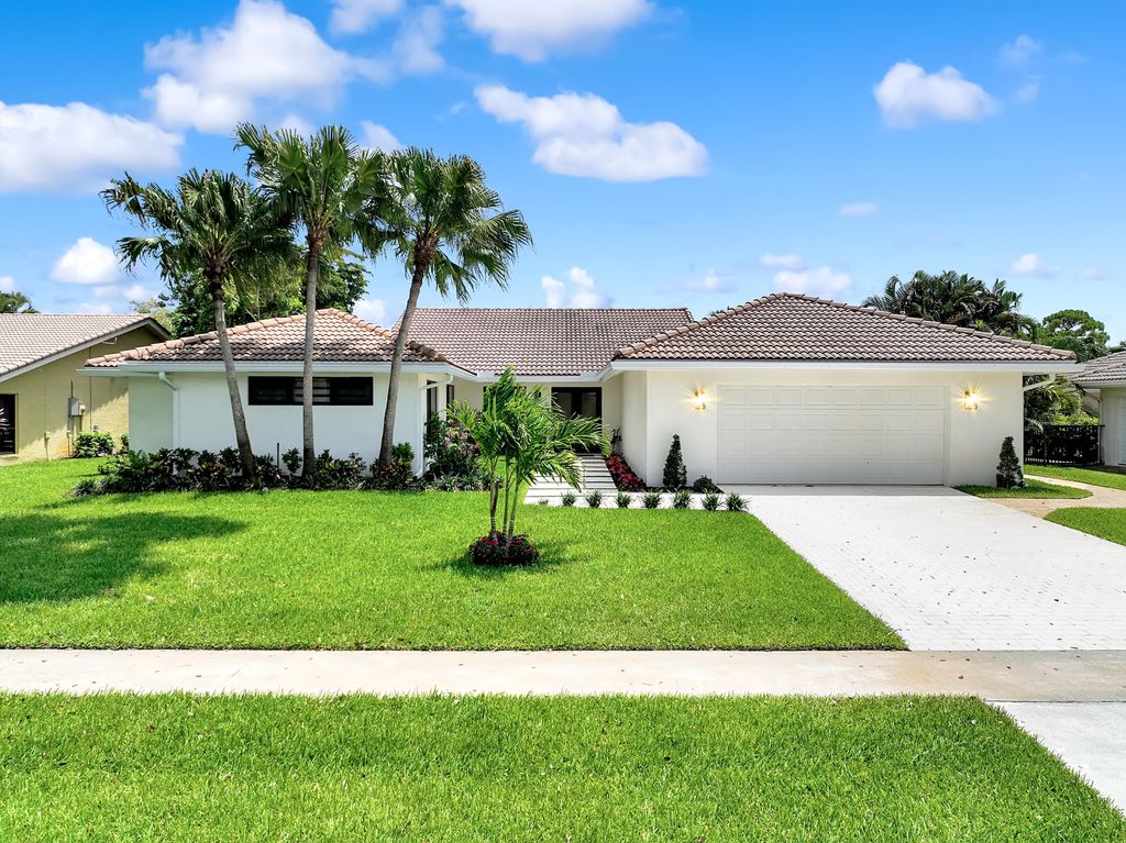 Photo of 4512 White Cedar Lane, Delray Beach, FL 33445 (MLS # R10809143)