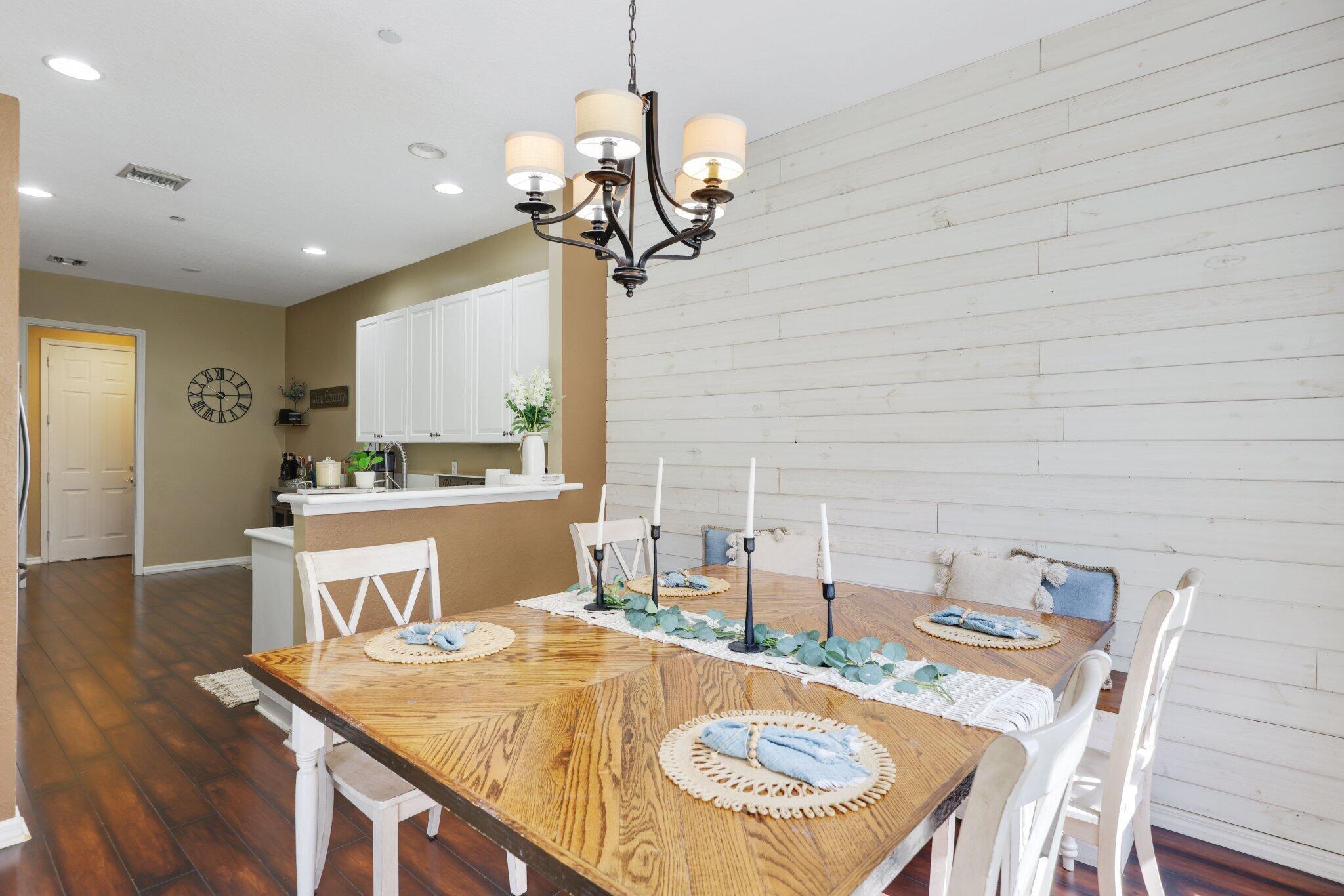 CARRIAGE POINTE TOWNHOMES - Residential
