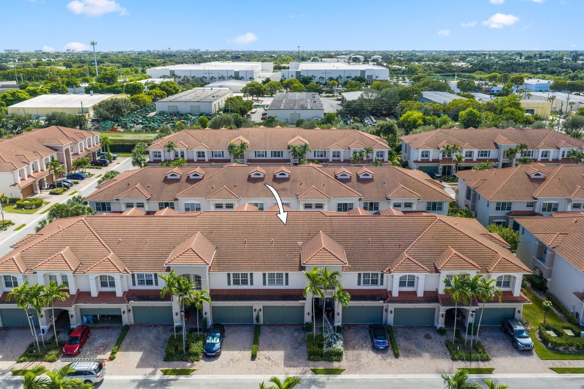 CARRIAGE POINTE TOWNHOMES - Residential