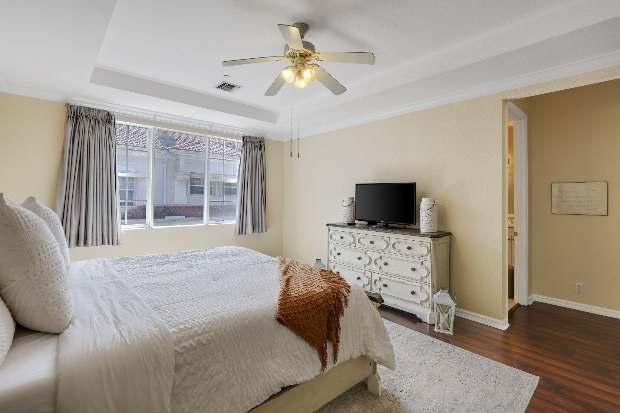 CARRIAGE POINTE TOWNHOMES - Residential