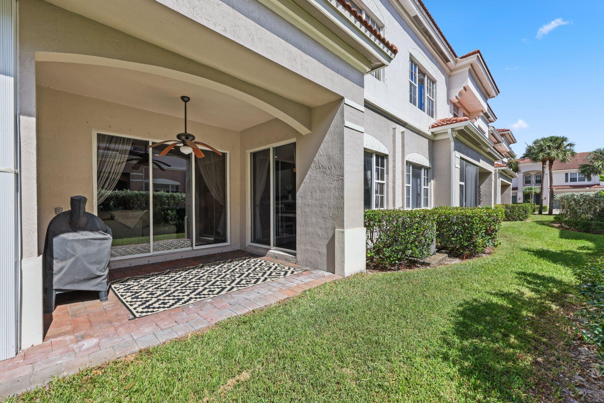 CARRIAGE POINTE TOWNHOMES - Residential