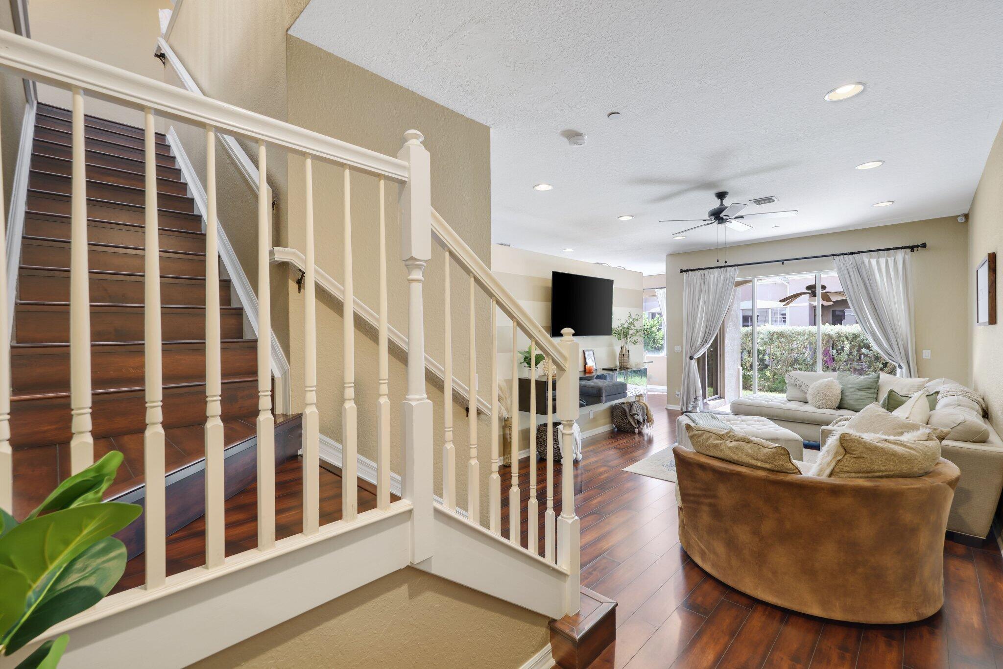 CARRIAGE POINTE TOWNHOMES - Residential
