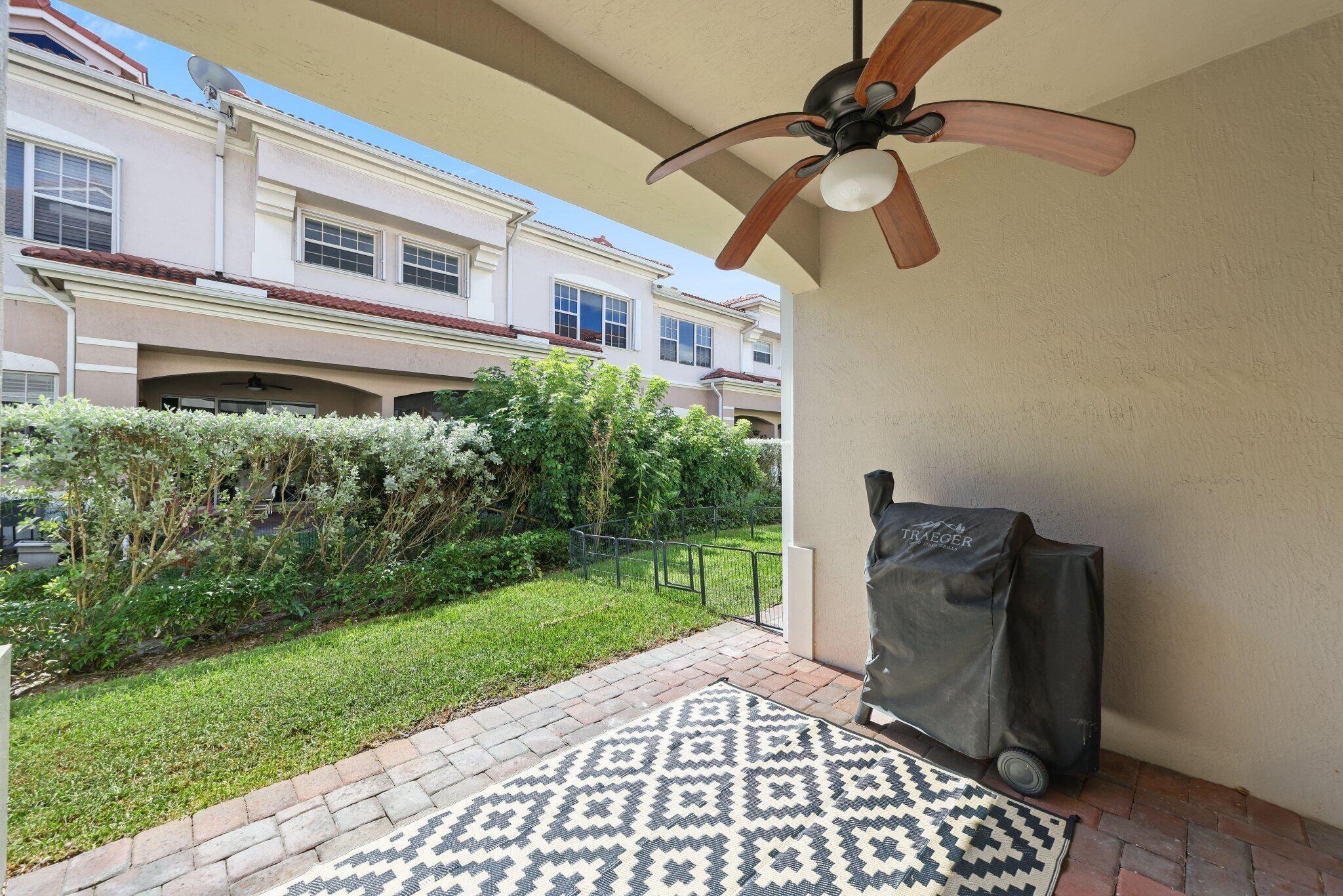 CARRIAGE POINTE TOWNHOMES - Residential