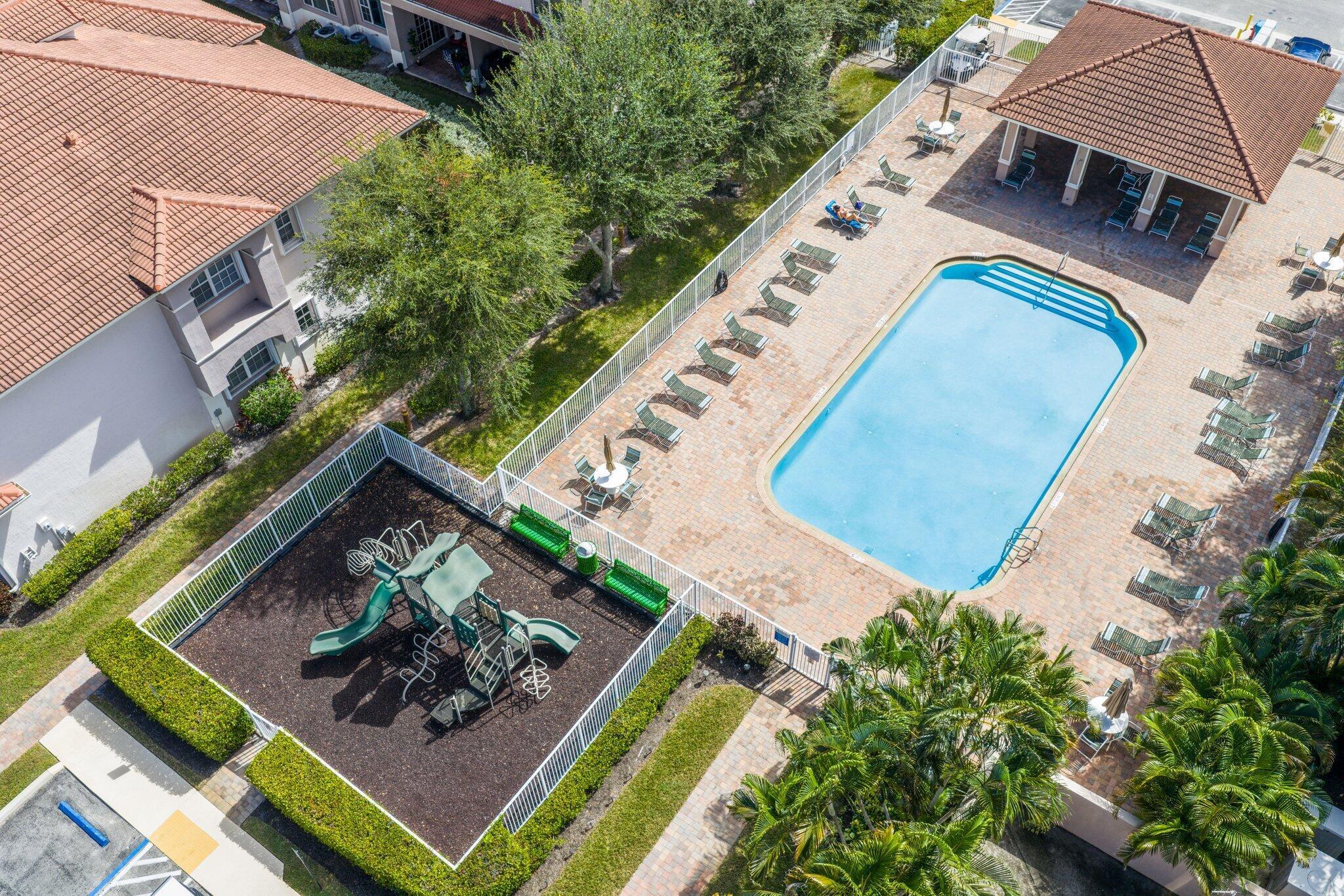 CARRIAGE POINTE TOWNHOMES - Residential