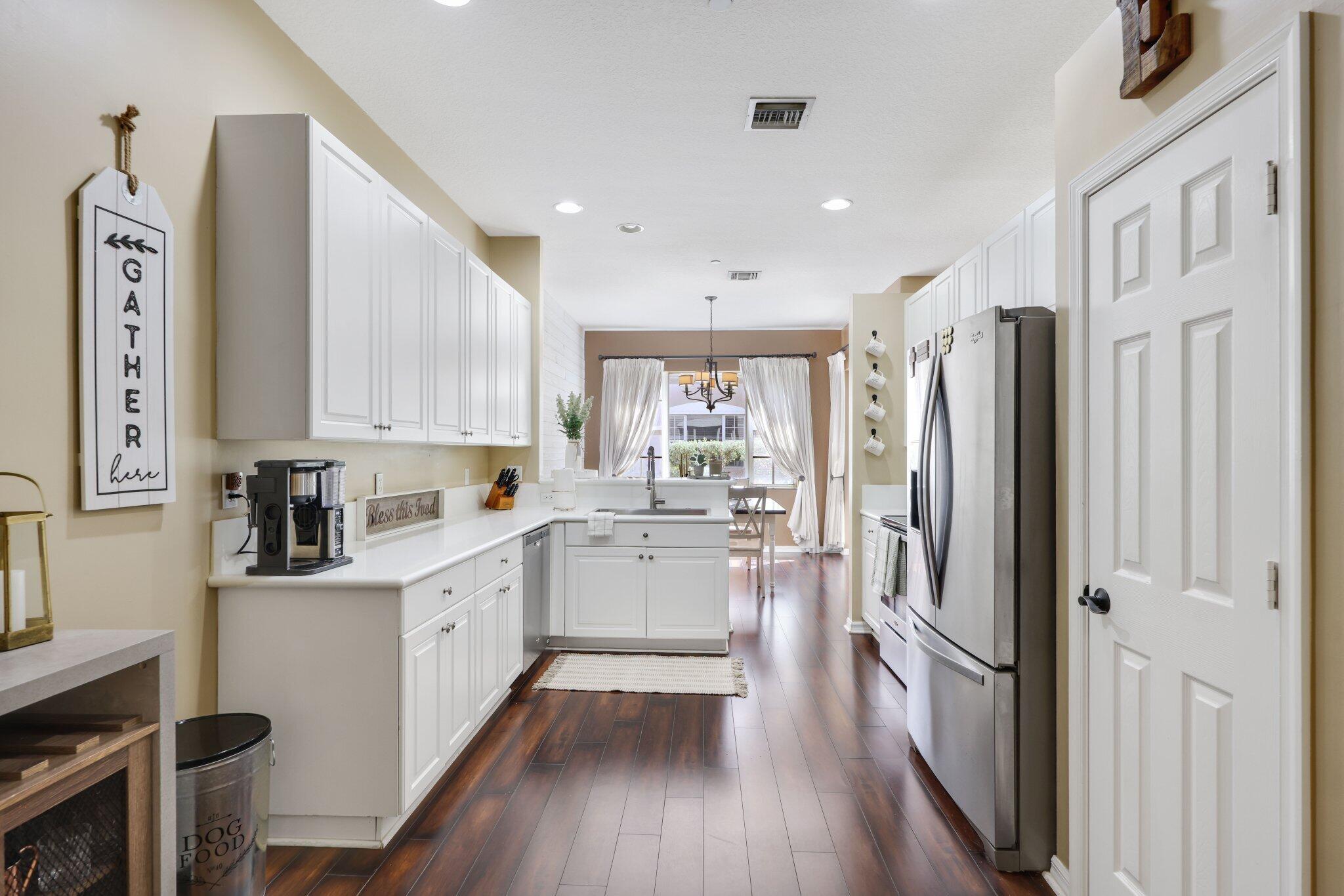 CARRIAGE POINTE TOWNHOMES - Residential