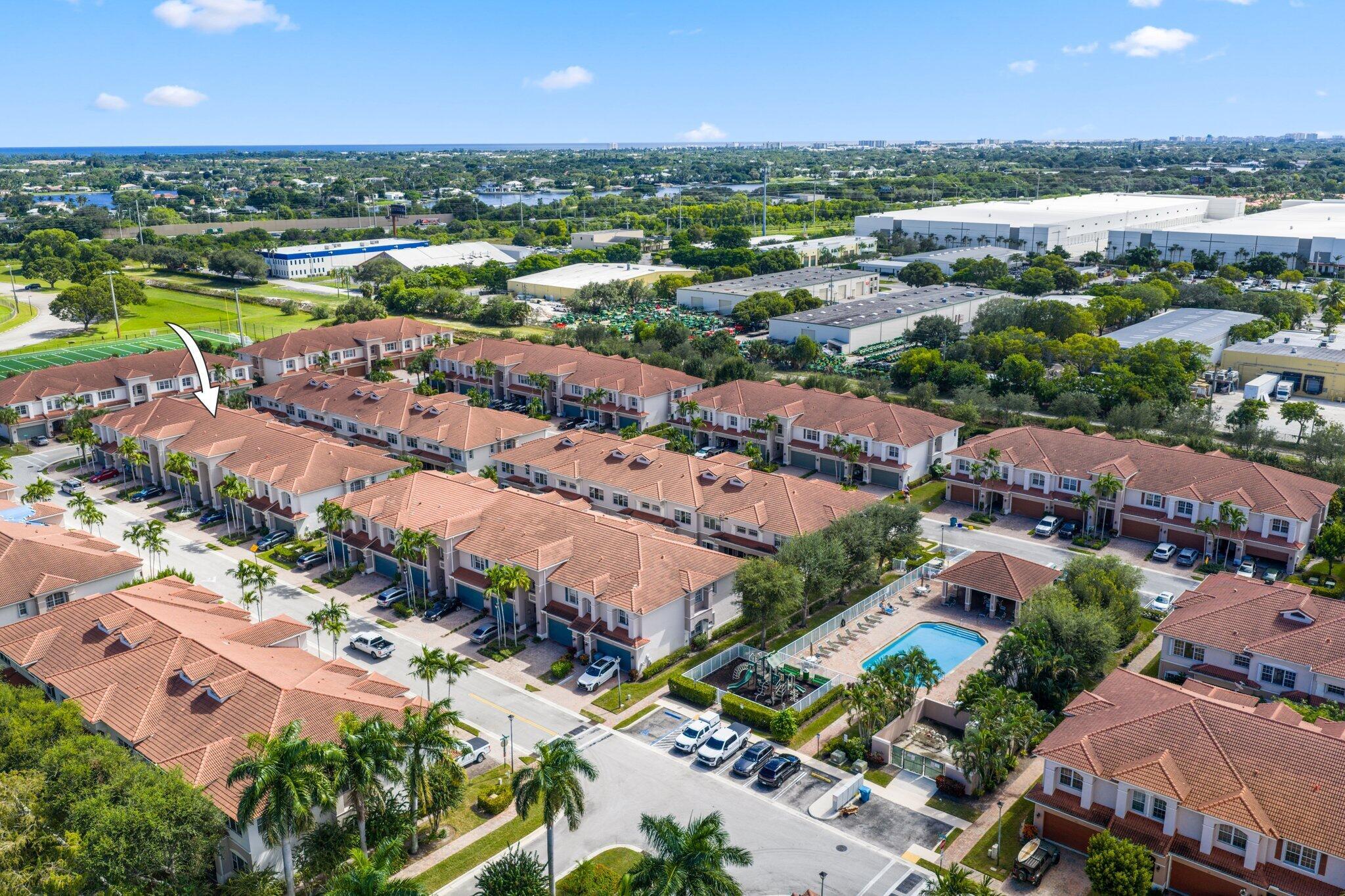 CARRIAGE POINTE TOWNHOMES - Residential
