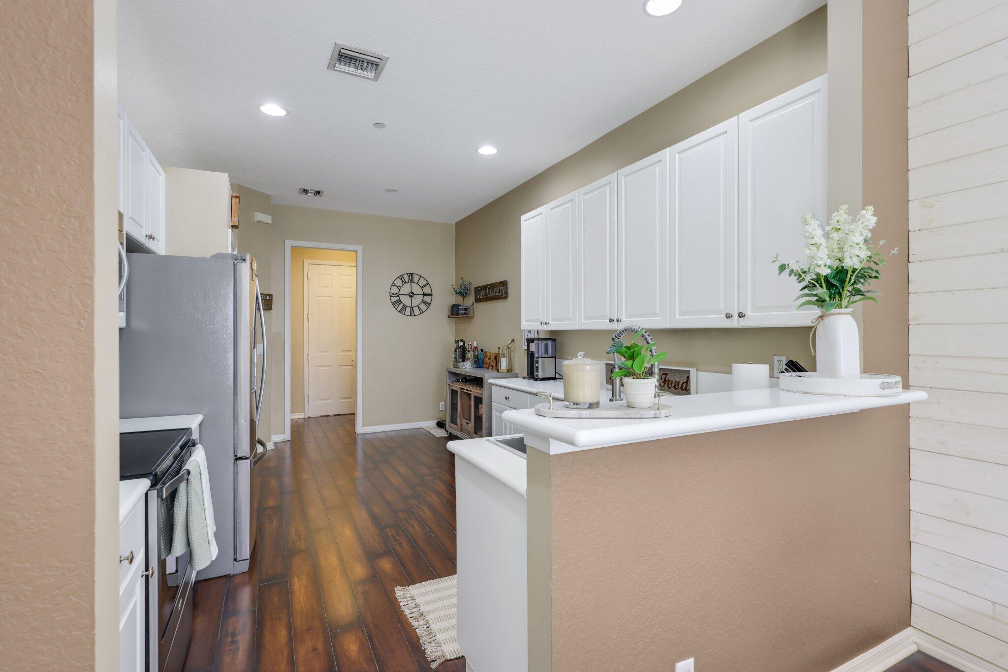 CARRIAGE POINTE TOWNHOMES - Residential