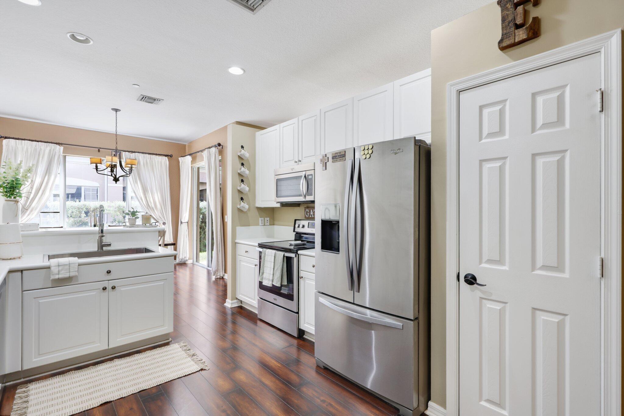 CARRIAGE POINTE TOWNHOMES - Residential