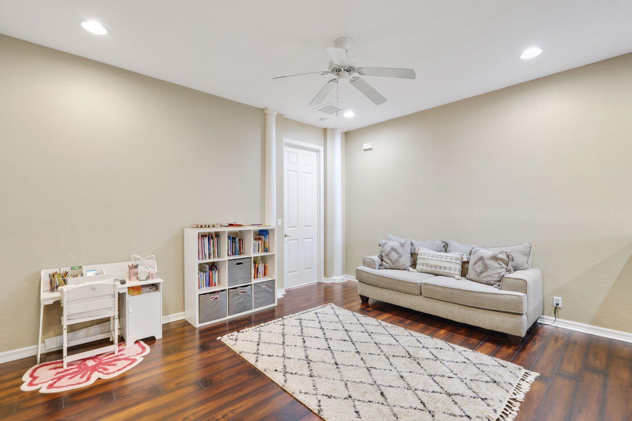 CARRIAGE POINTE TOWNHOMES - Residential