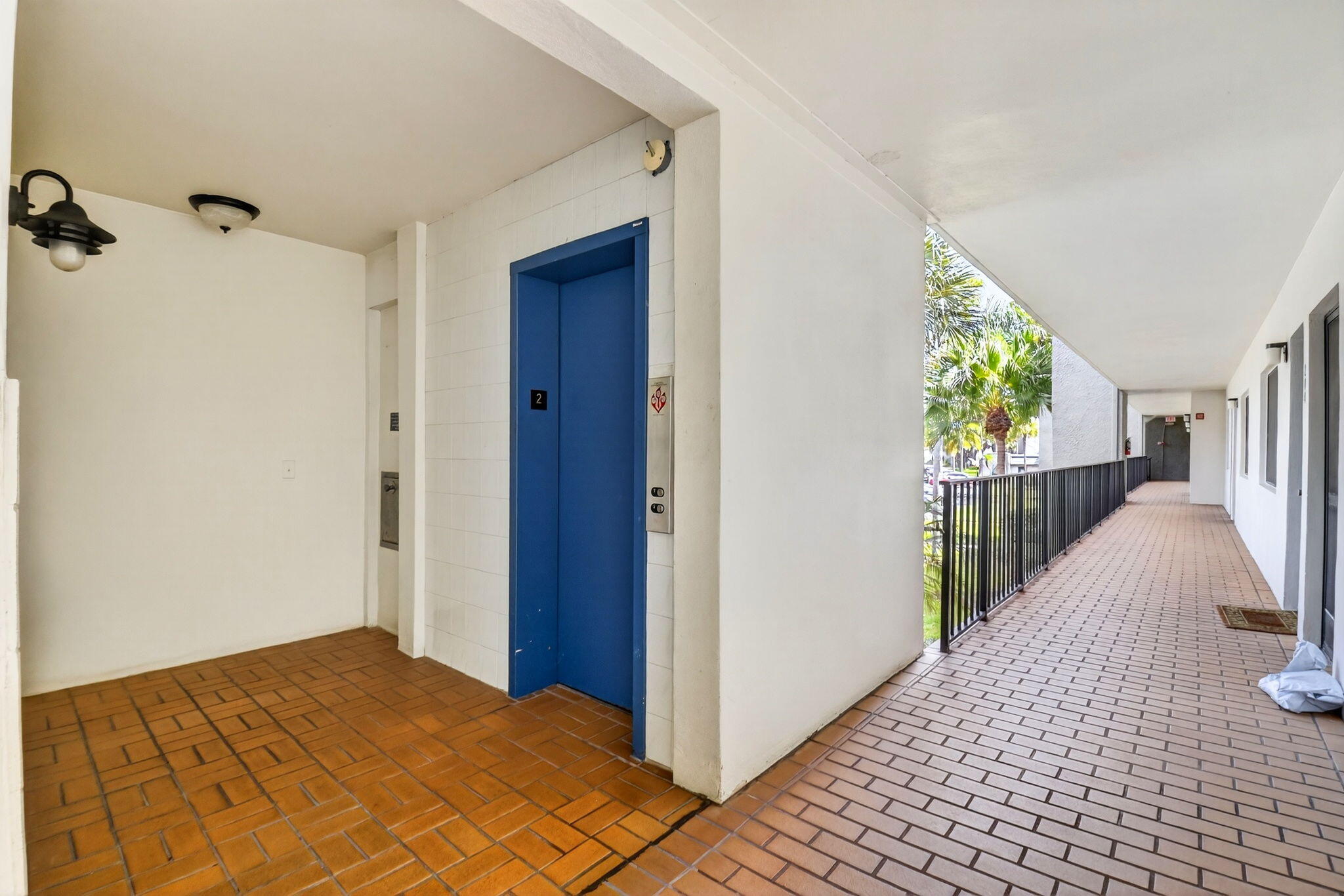 FOUNTAINS OF PALM BEACH CONDO 4 - Residential