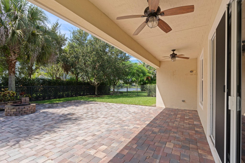 Photo of 102 Crab Cay Way, Jupiter, FL 33458 (MLS # B26075754)