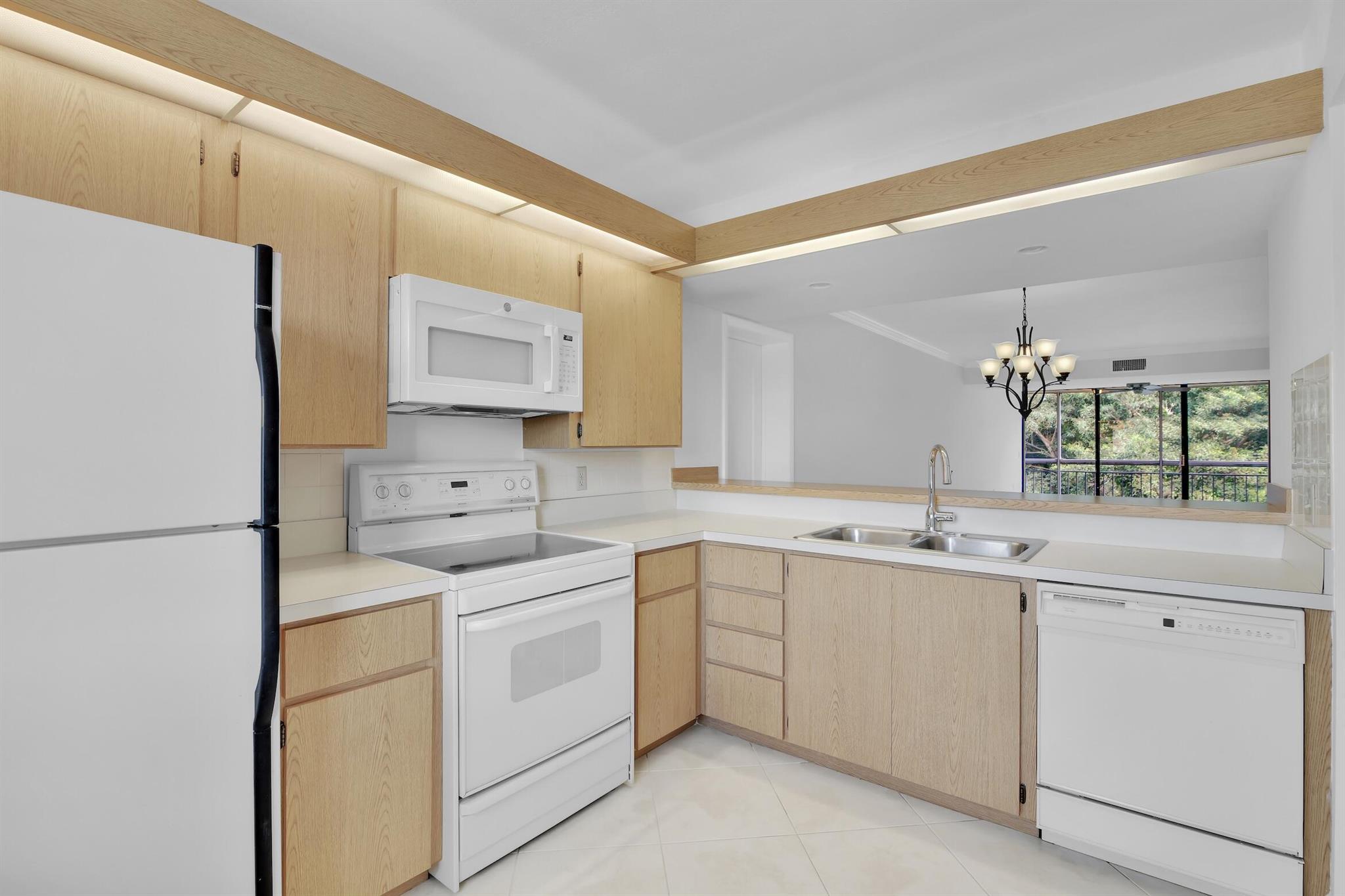 WHITEHALL CONDO AT CAMINO - Residential