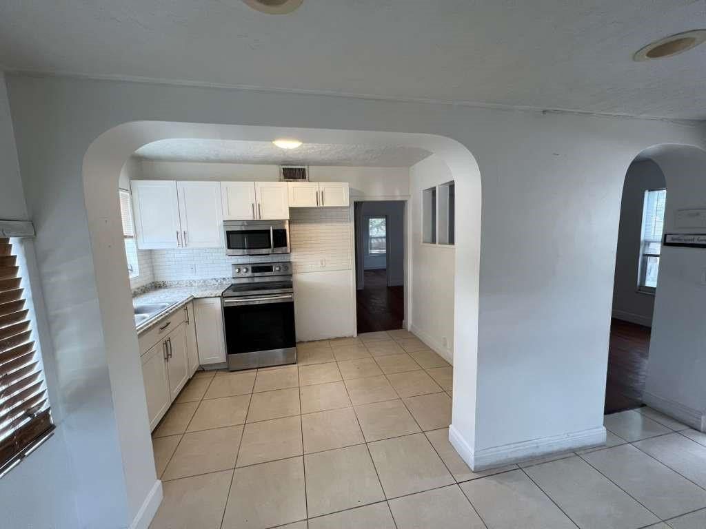 Photo of 708 NE 4th Street #2, Hallandale Beach, FL 33009 (MLS # F10552662)