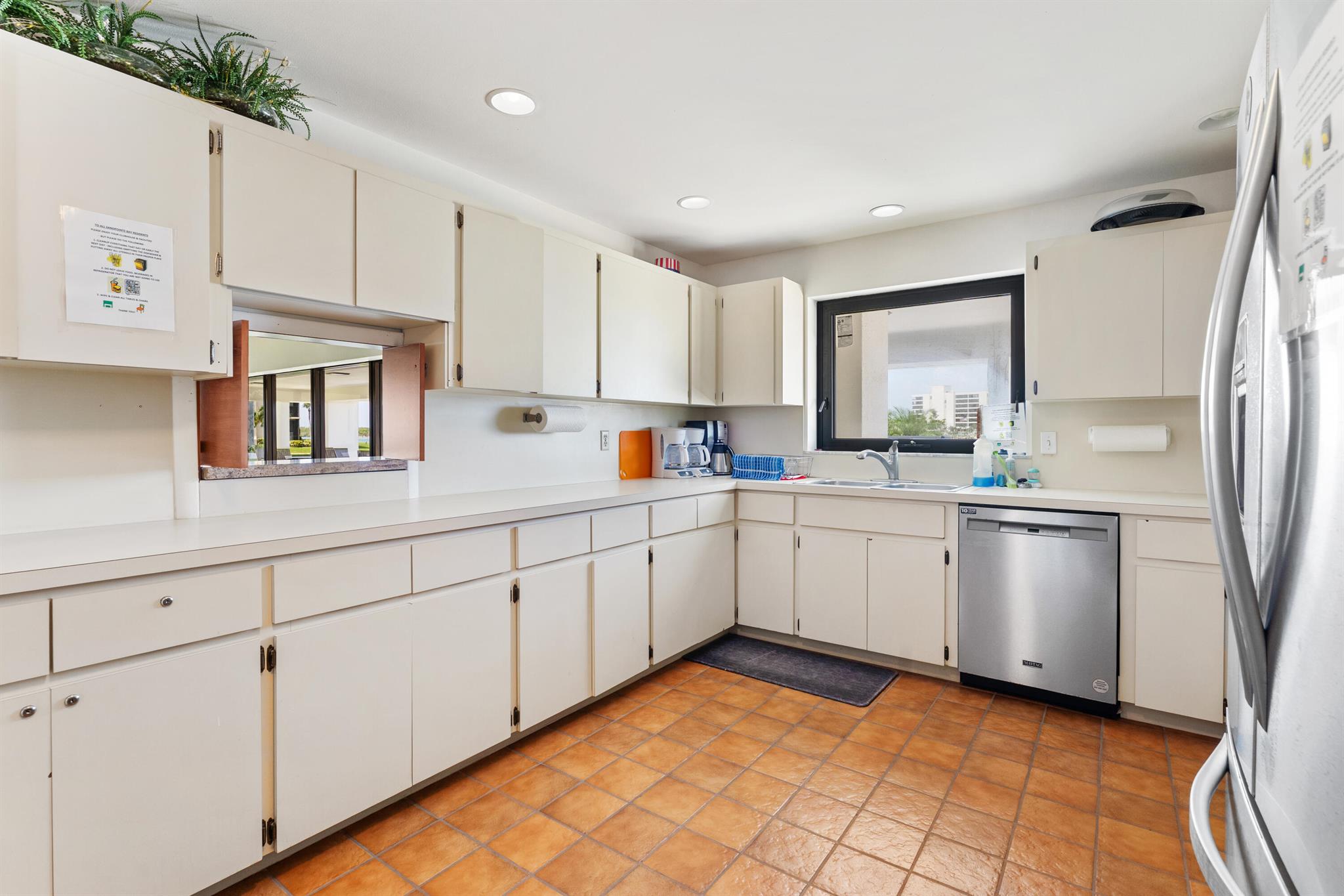 SANDPOINTE BAY CONDO - Residential