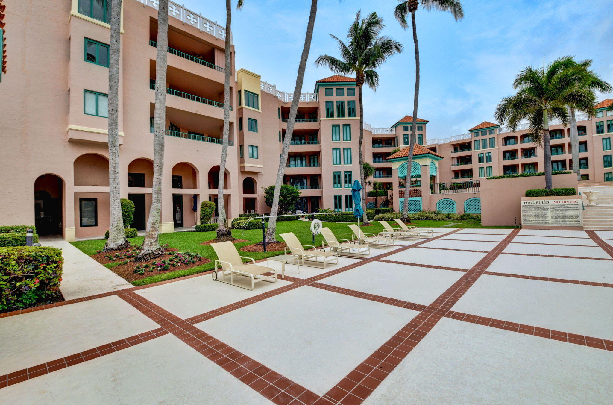 MIZNER COURT CONDO - Residential Lease