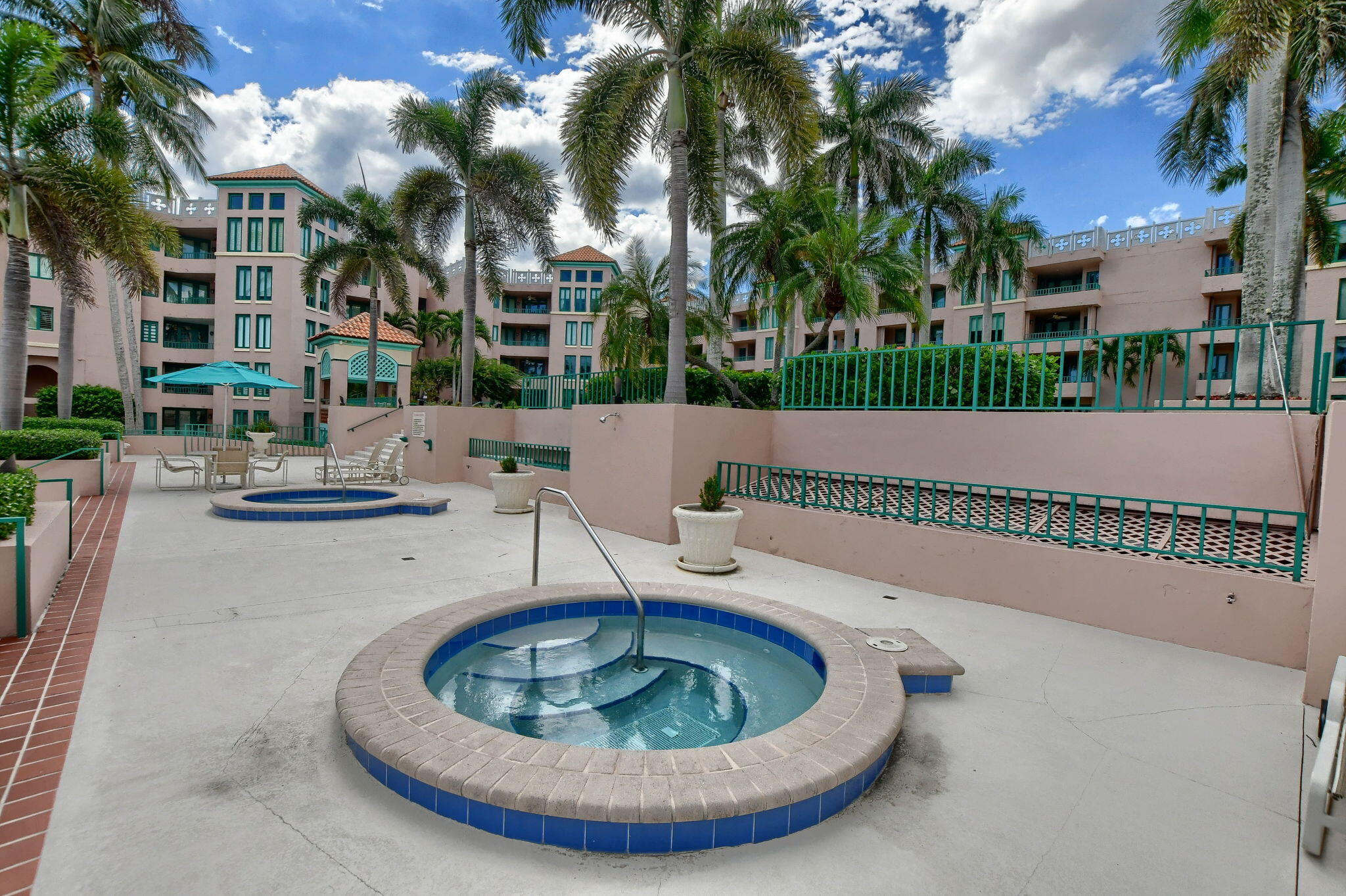 MIZNER COURT CONDO - Residential Lease