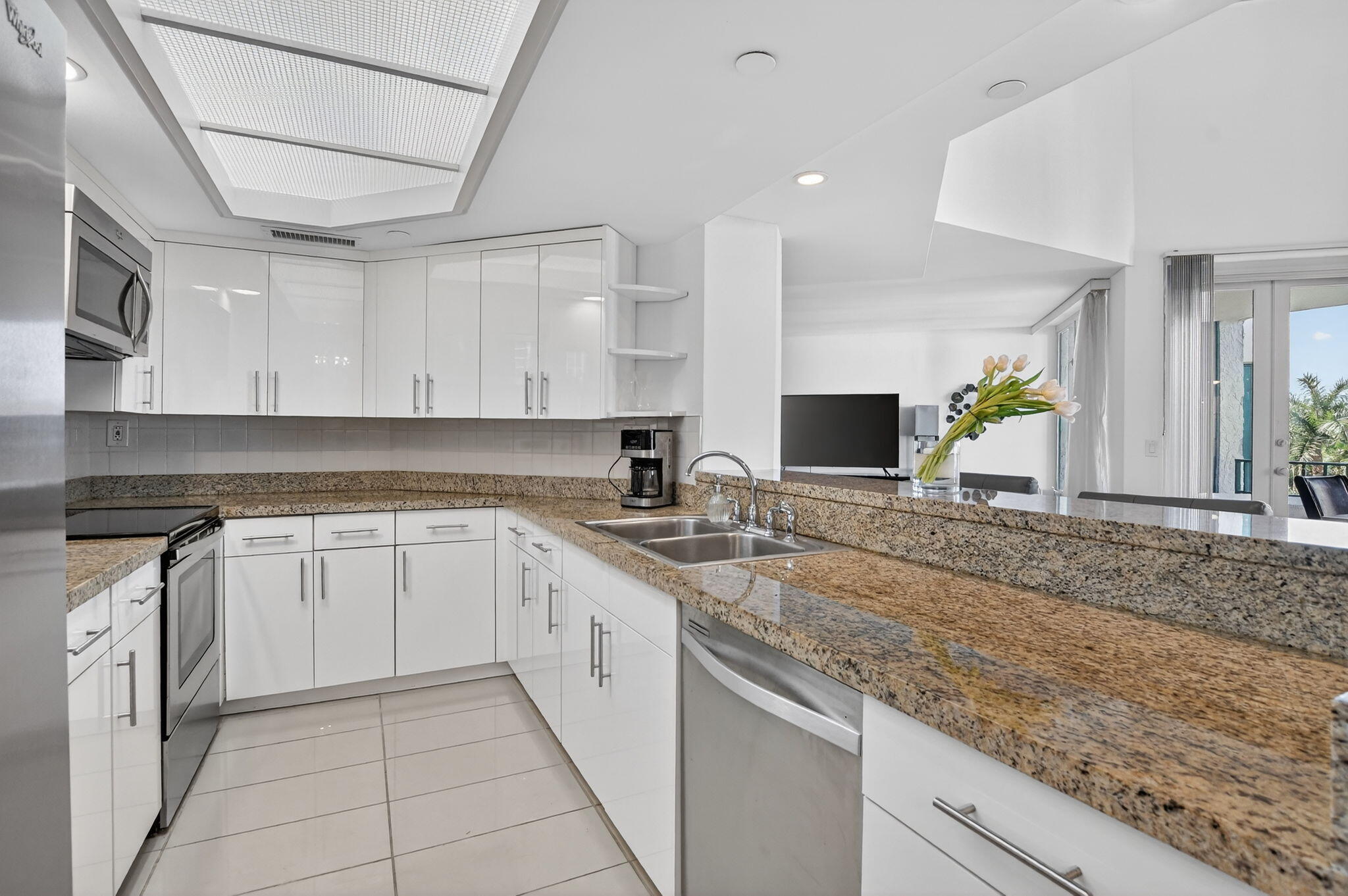 MIZNER COURT CONDO - Residential Lease