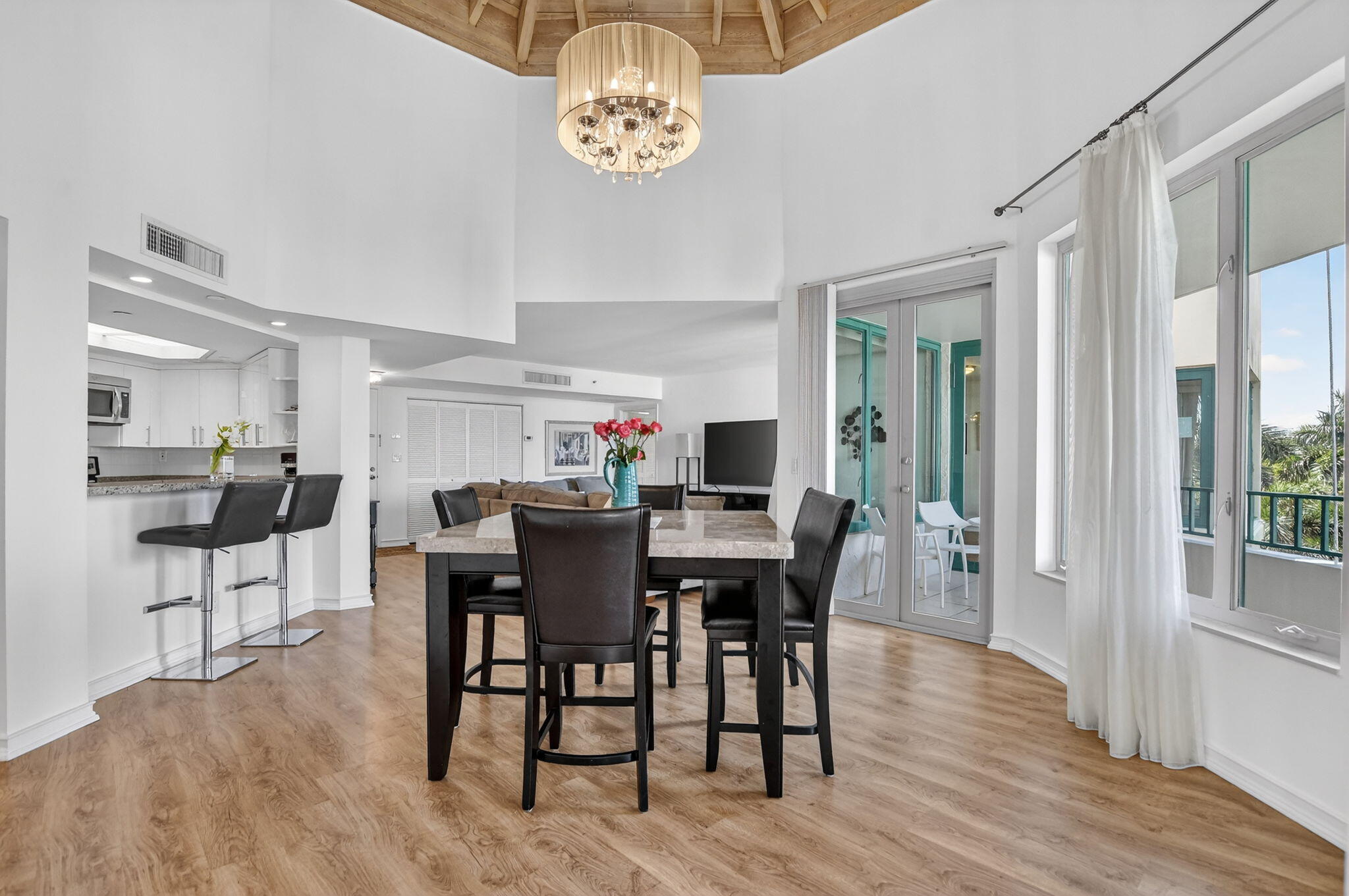 MIZNER COURT CONDO - Residential Lease