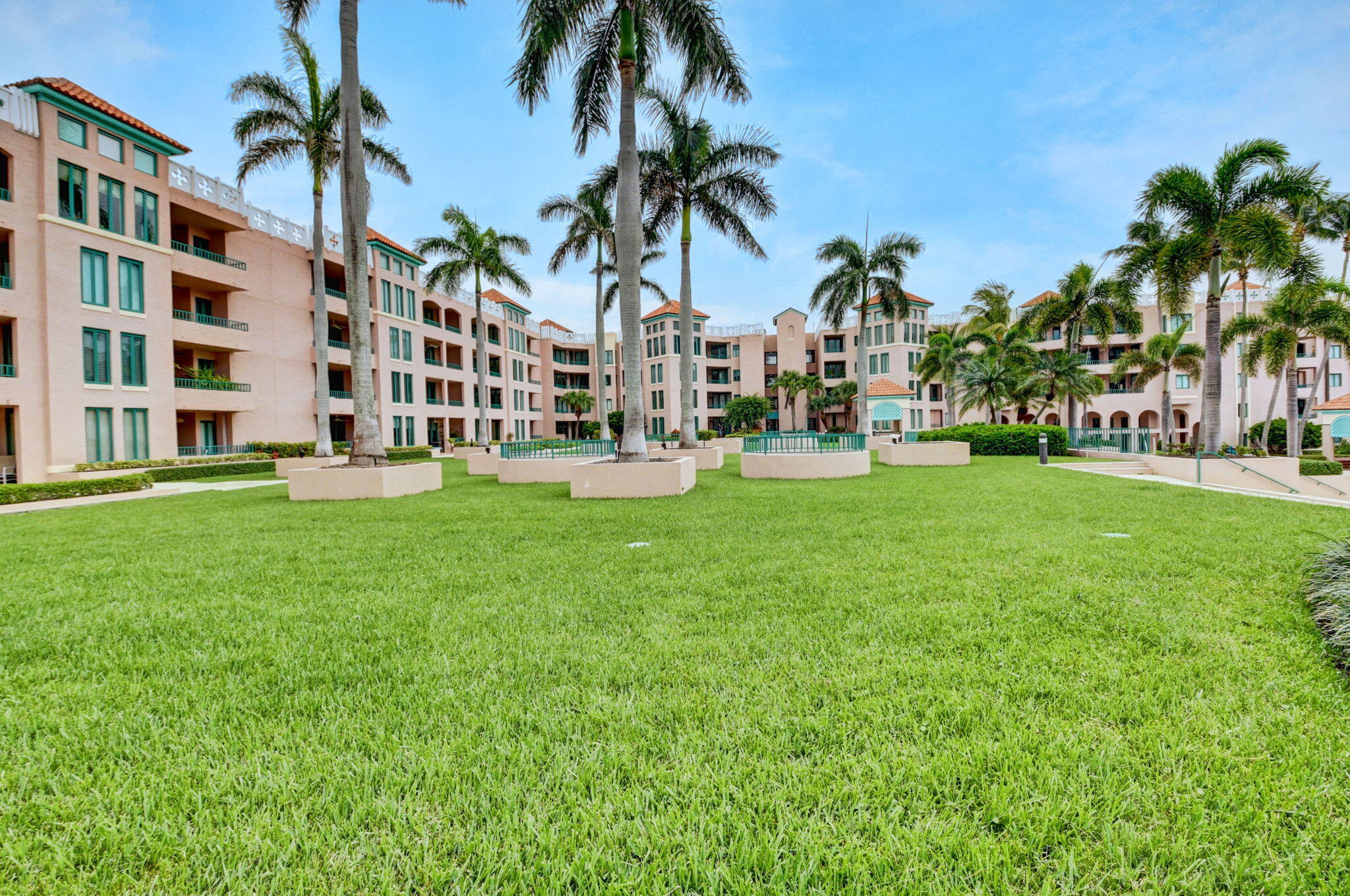 MIZNER COURT CONDO - Residential Lease