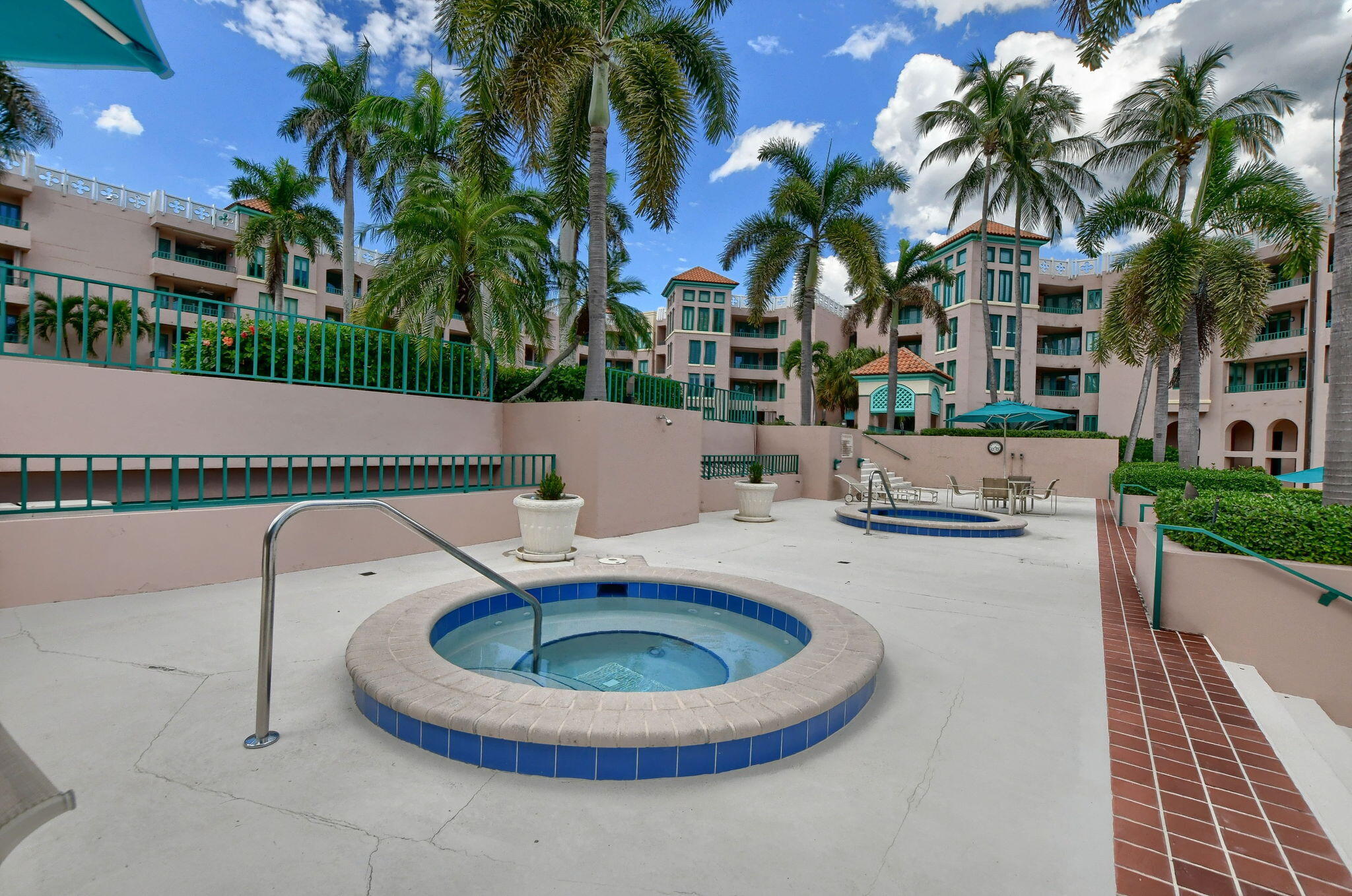 MIZNER COURT CONDO - Residential Lease