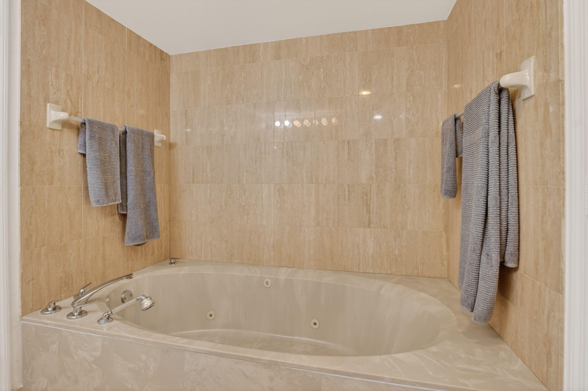 MIZNER COURT CONDO - Residential Lease