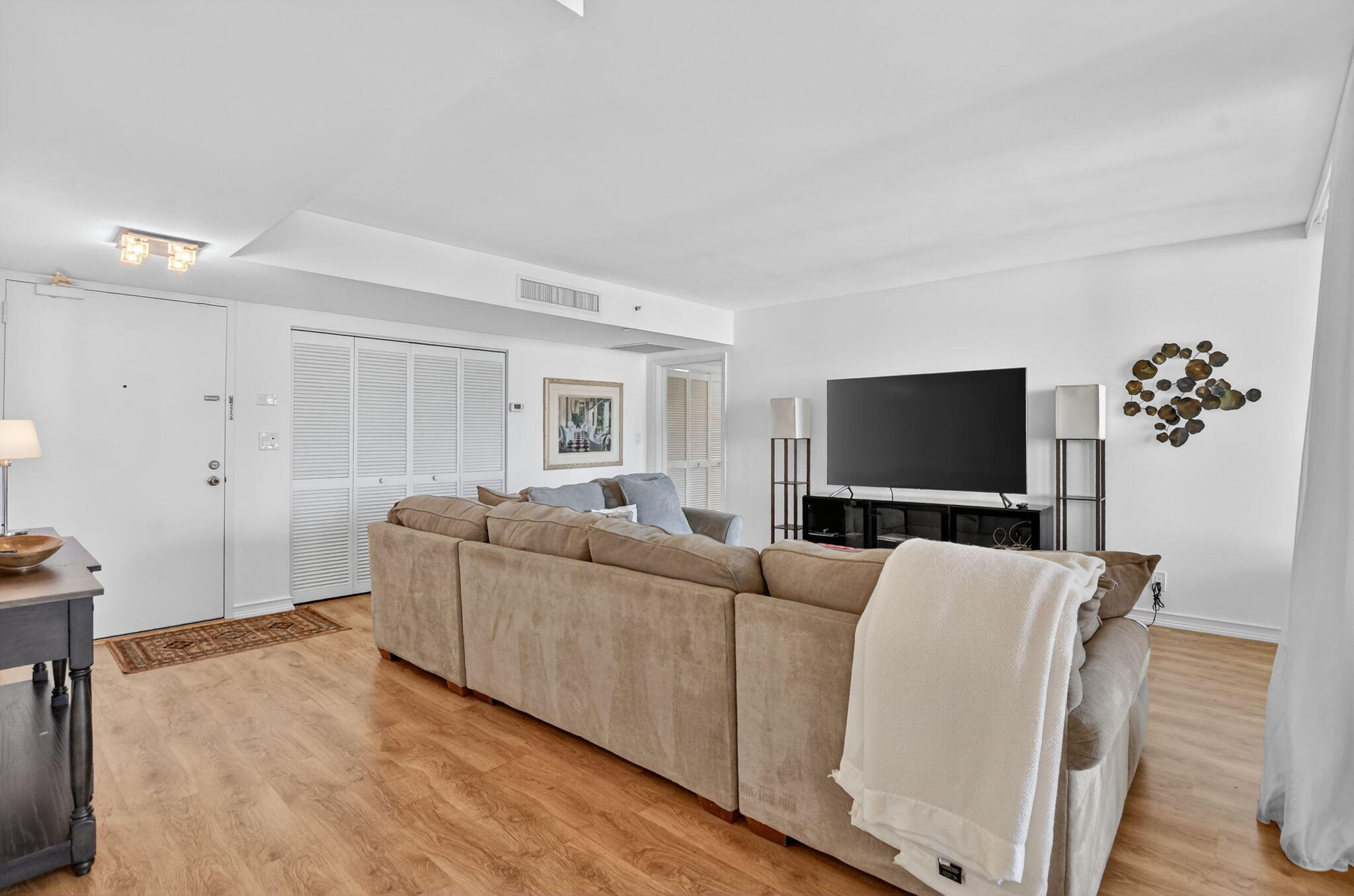 MIZNER COURT CONDO - Residential Lease