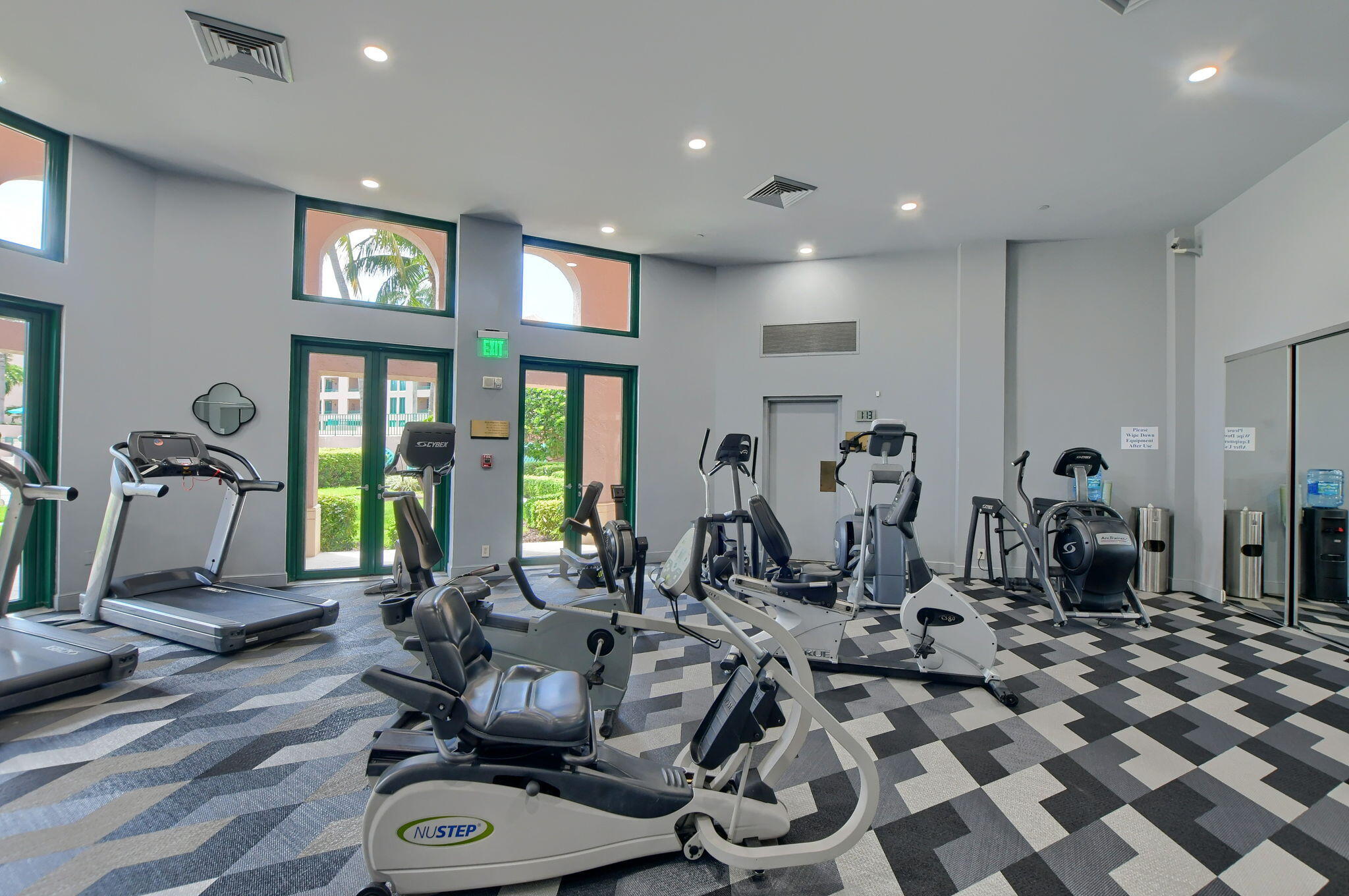 MIZNER COURT CONDO - Residential Lease