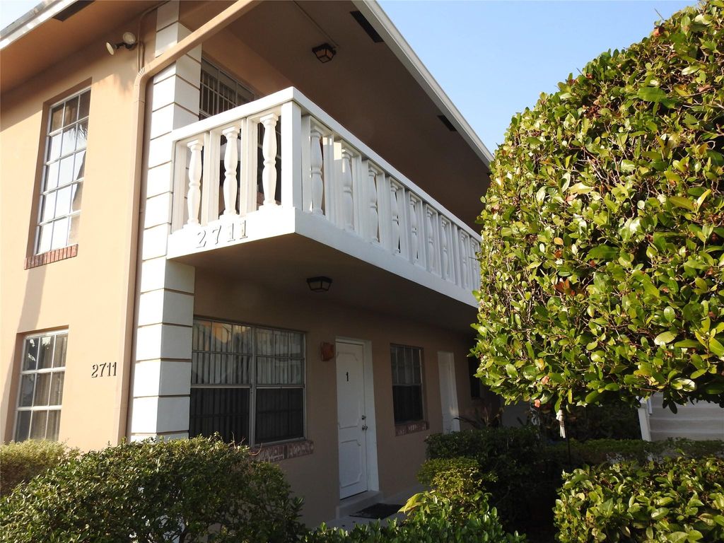 Photo of 2711 NE 49th Street #1, Fort Lauderdale, FL 33308 (MLS # F10477648)