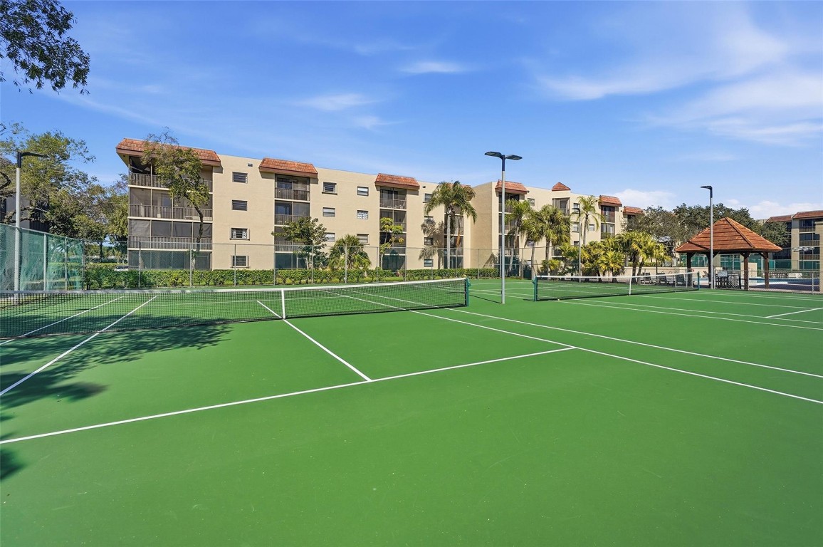 PLANTATION RACQUET CLUB - Residential