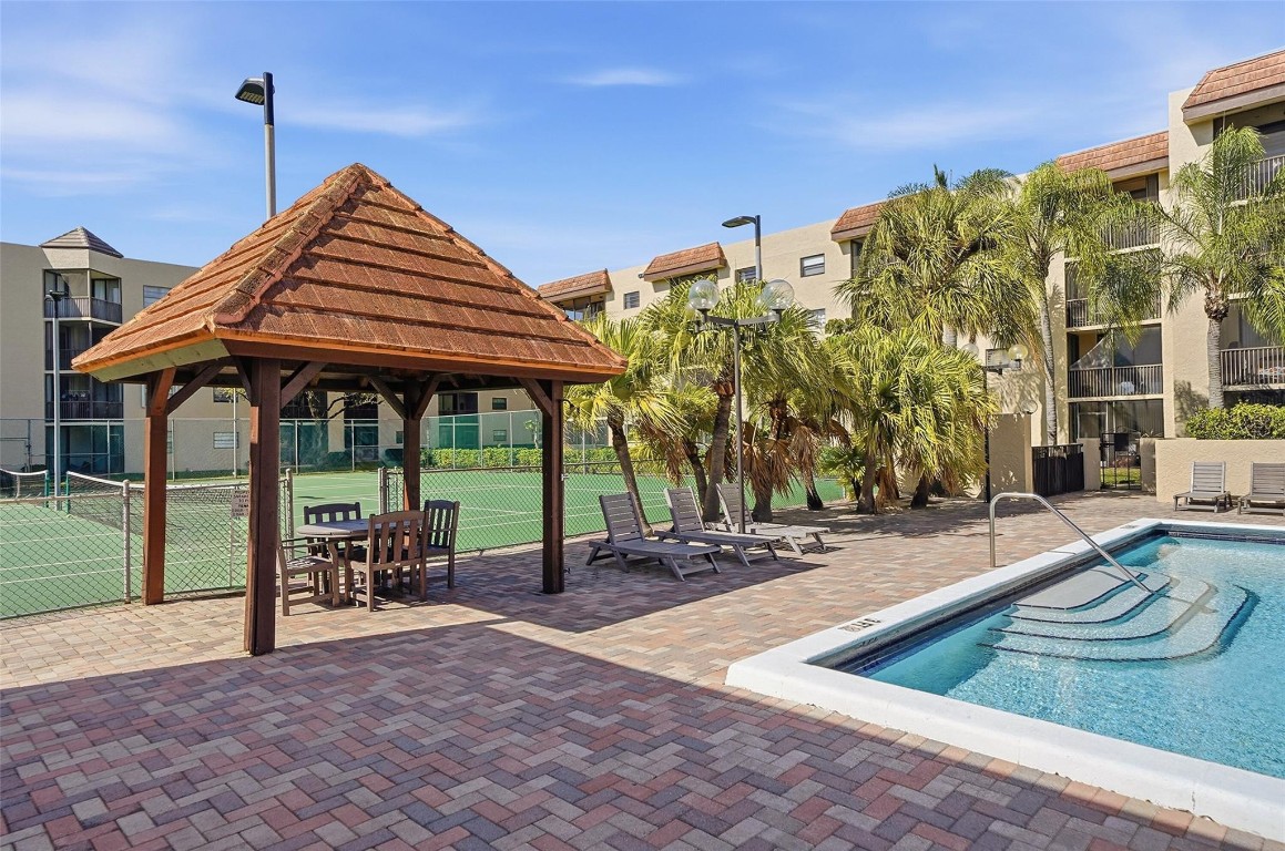 PLANTATION RACQUET CLUB - Residential