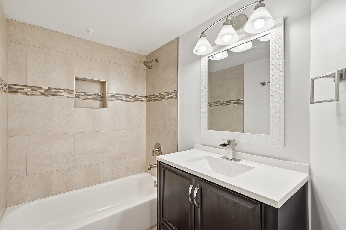 PLANTATION RACQUET CLUB - Residential