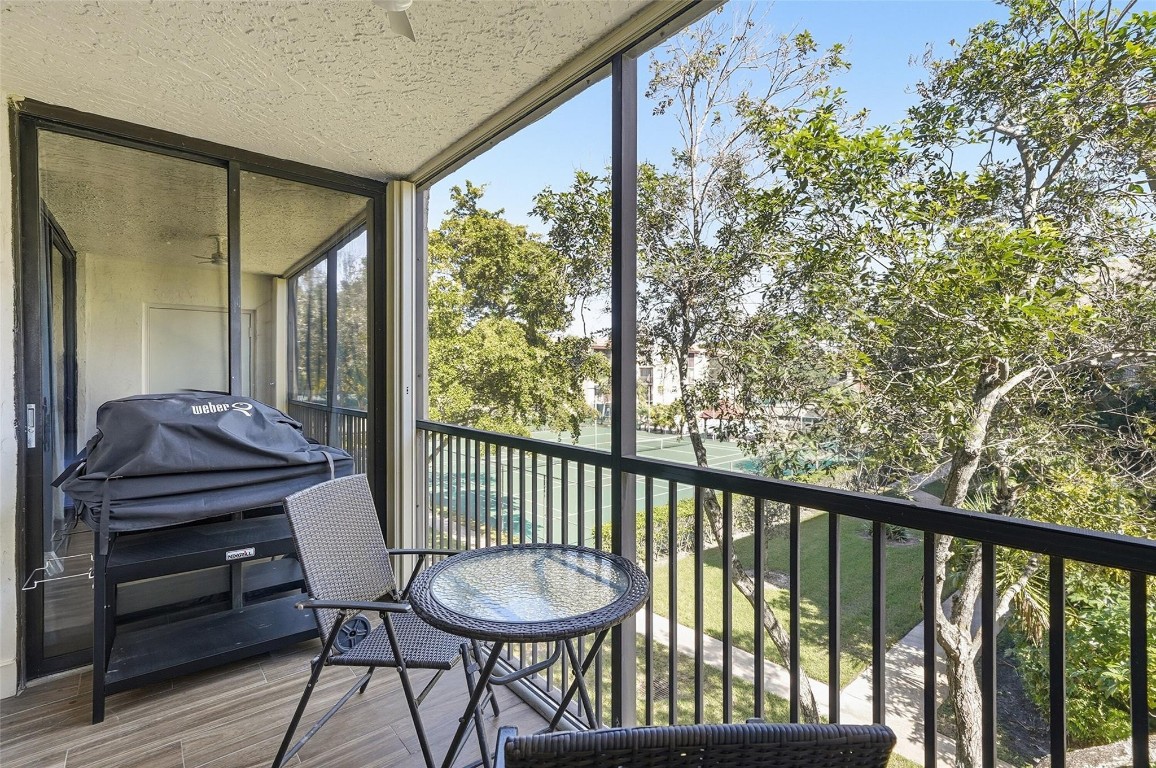 PLANTATION RACQUET CLUB - Residential