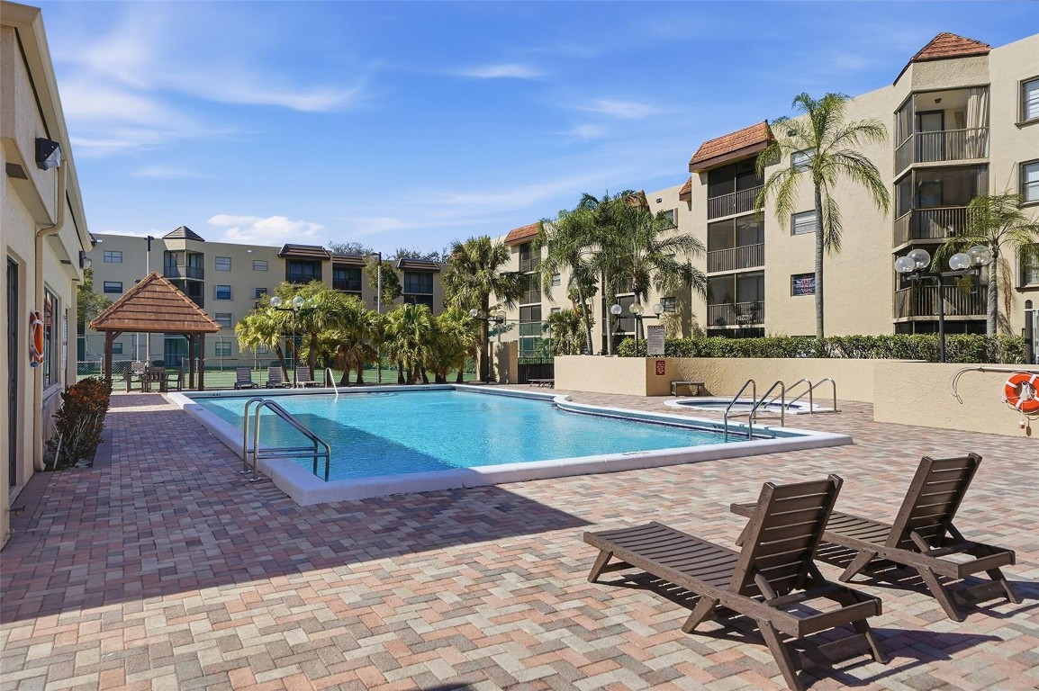 PLANTATION RACQUET CLUB - Residential