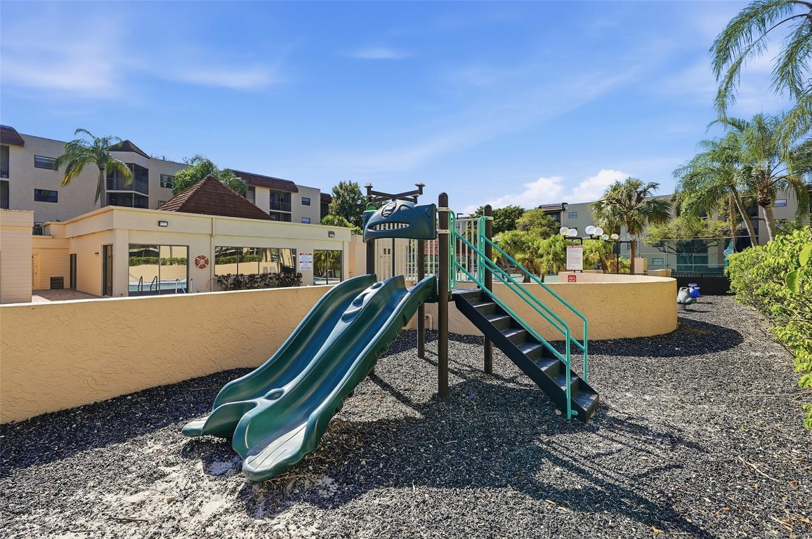 PLANTATION RACQUET CLUB - Residential