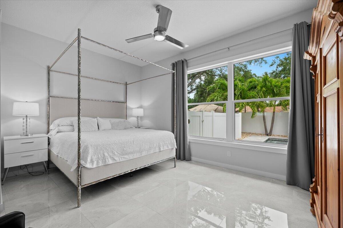 HAMPTONS AT MAPLEWOOD - Residential