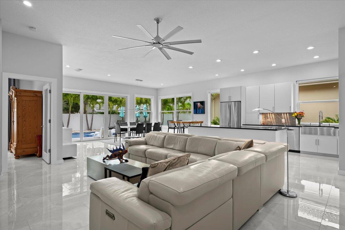 HAMPTONS AT MAPLEWOOD - Residential