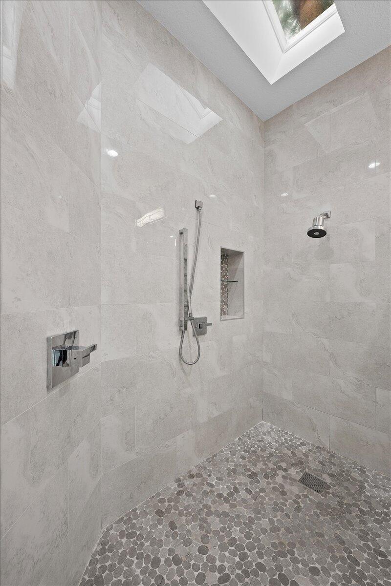HAMPTONS AT MAPLEWOOD - Residential