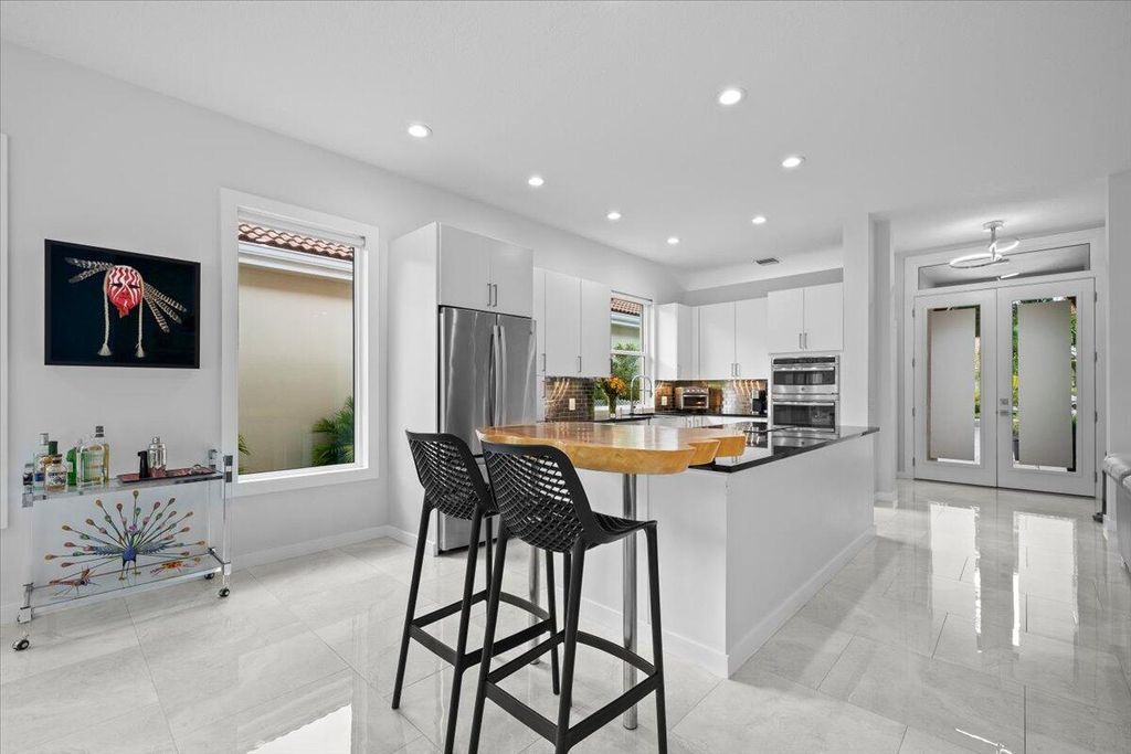 Photo of 169 Hampton Circle, Jupiter, FL 33458 (MLS # B26028158)