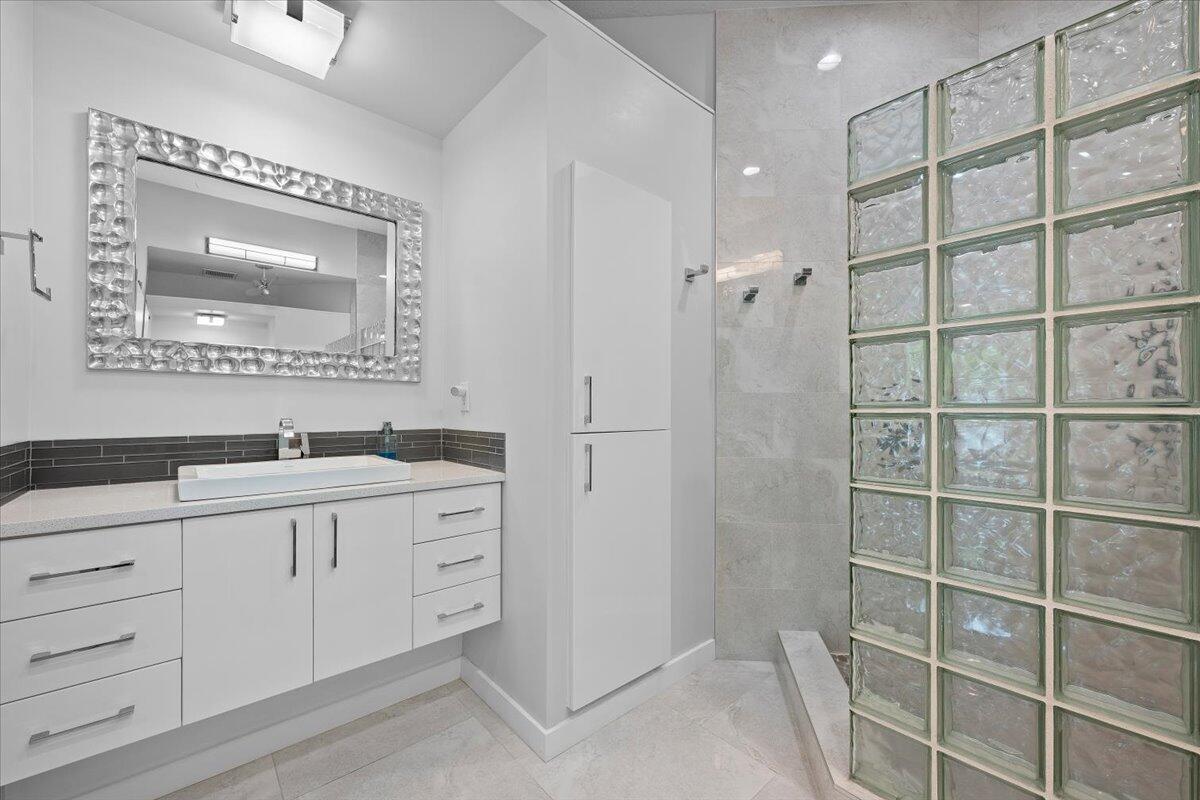 HAMPTONS AT MAPLEWOOD - Residential