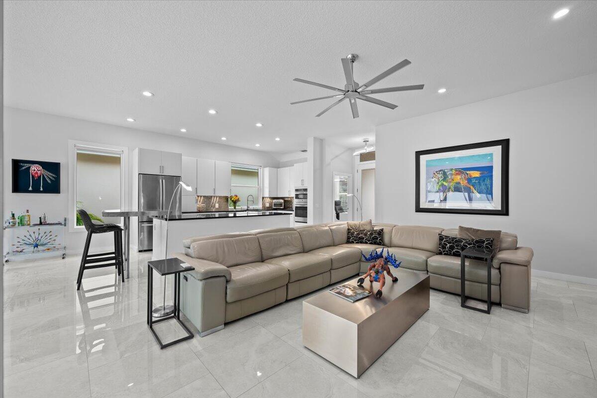 HAMPTONS AT MAPLEWOOD - Residential